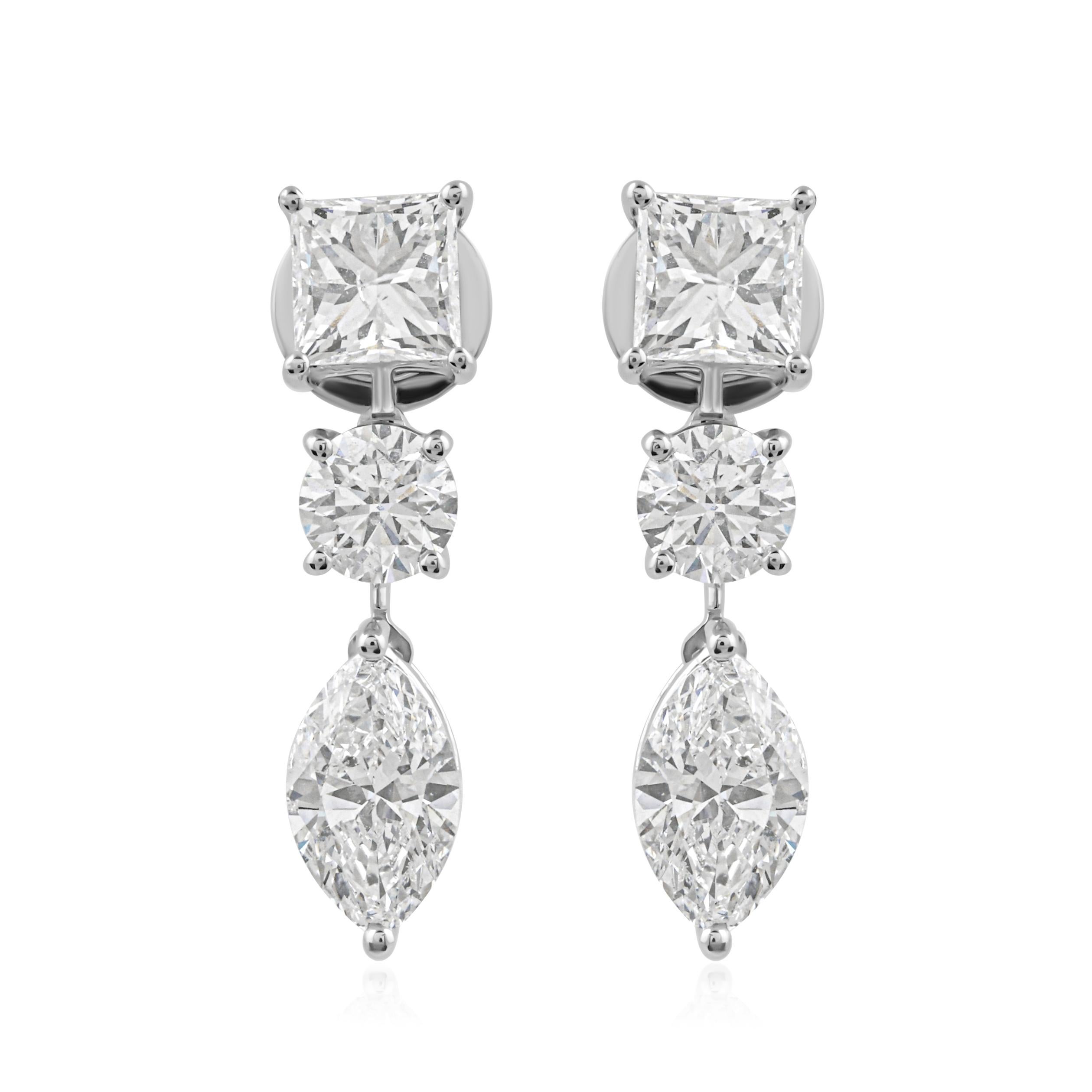 Taille mixte Boucles d'oreilles pendantes en or blanc 18 carats avec trois pierres en diamant de couleur HI et de pureté SI en vente