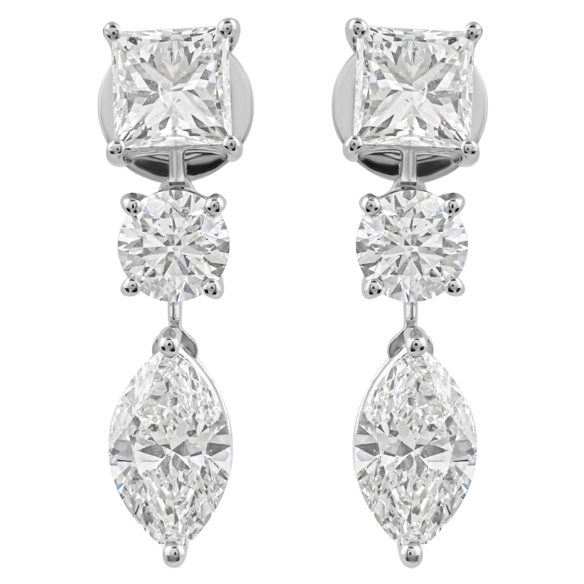 Boucles d
oreilles pendantes en or blanc 18 carats avec trois pierres en diamant de couleur HI et de pureté SI