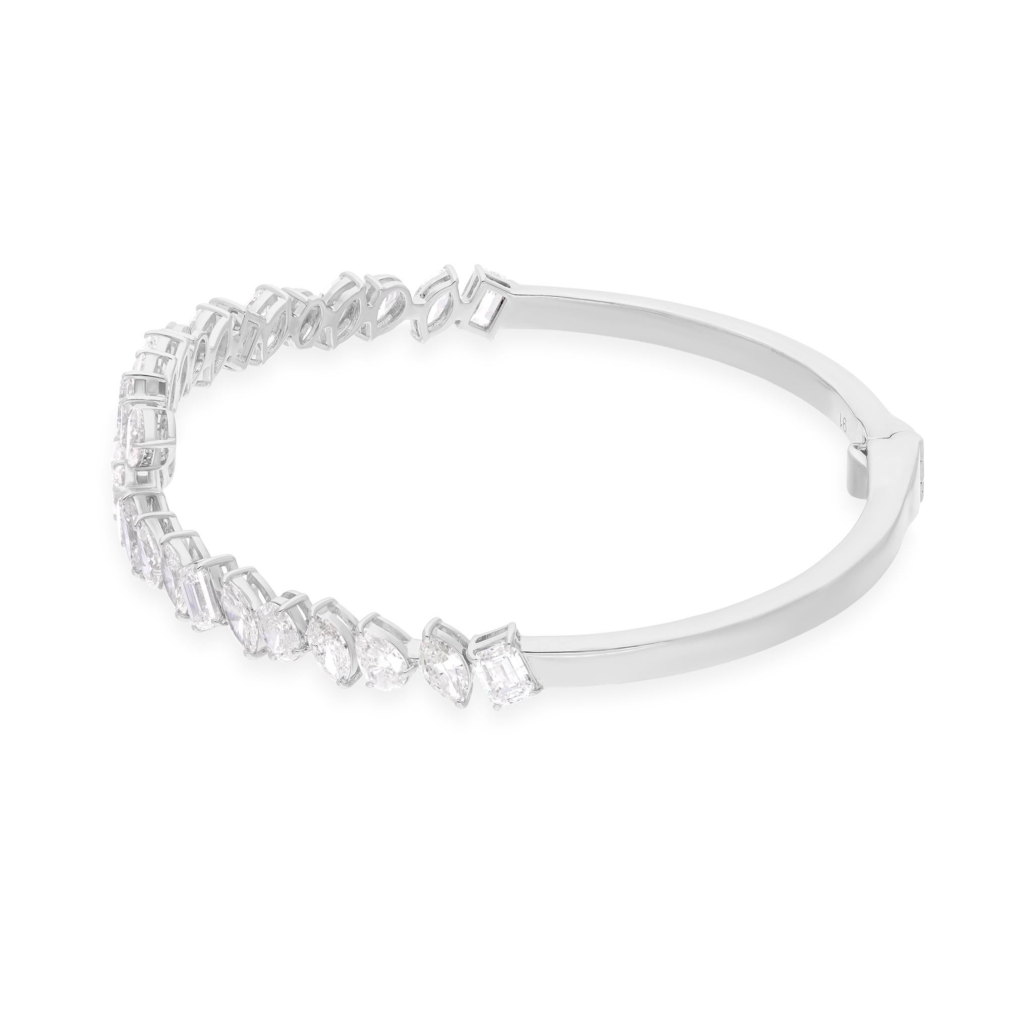 Moderne SI Clarity HI Color Multi Diamond Open Cuff Bracelet or jaune 18 carats en vente