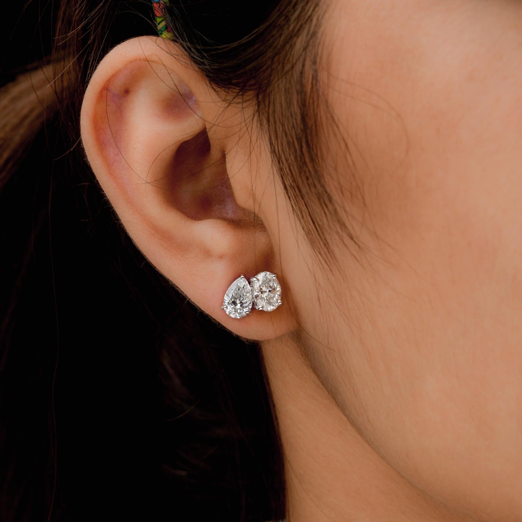 Modern SI Clarity HI Color Oval & Pear Diamond Earrings 18 Karat White Gold Jewelry For Sale
