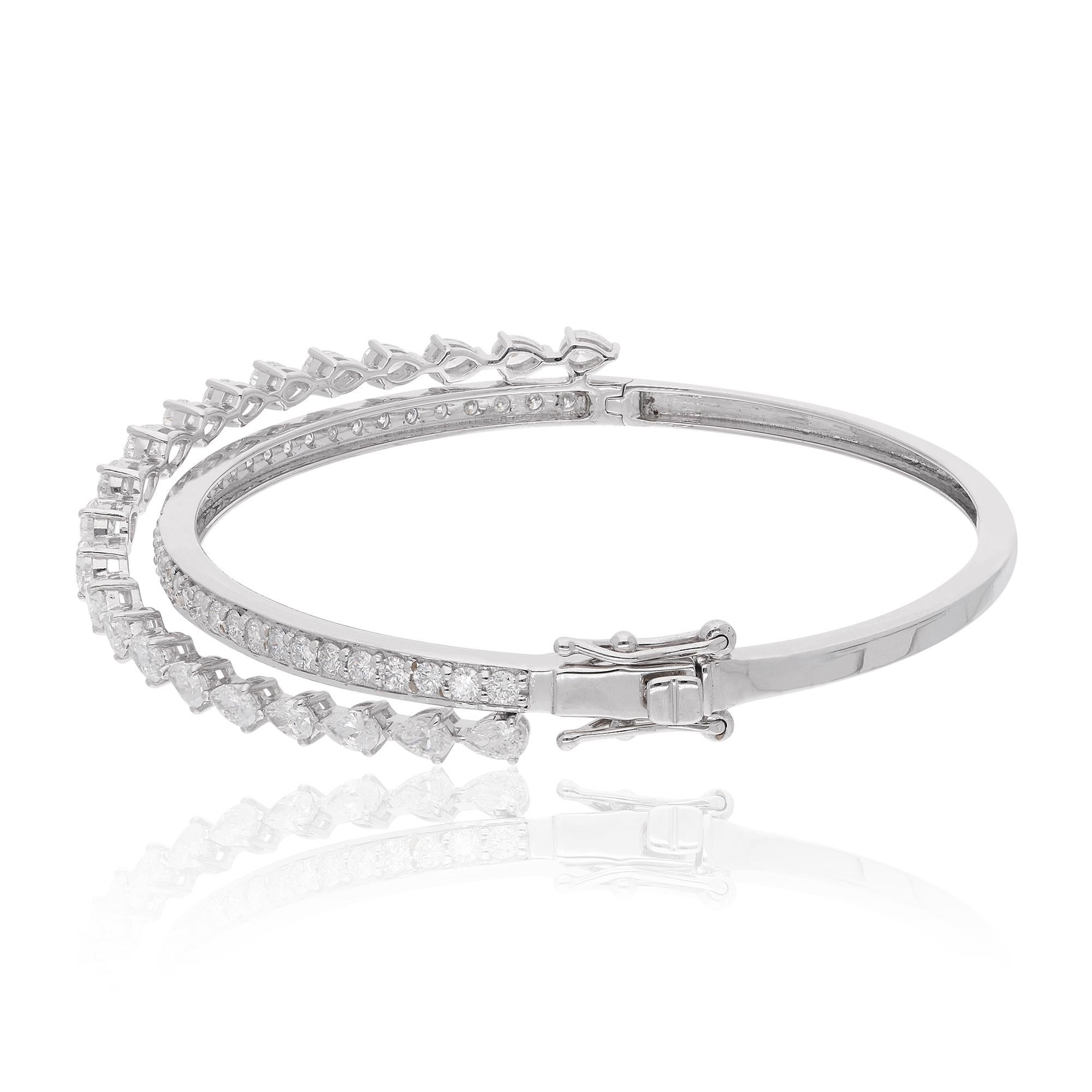 Taille poire SI Clarity HI Color Pear Round Diamond Cuff Bangle Bracelet 14 Karat White Gold en vente