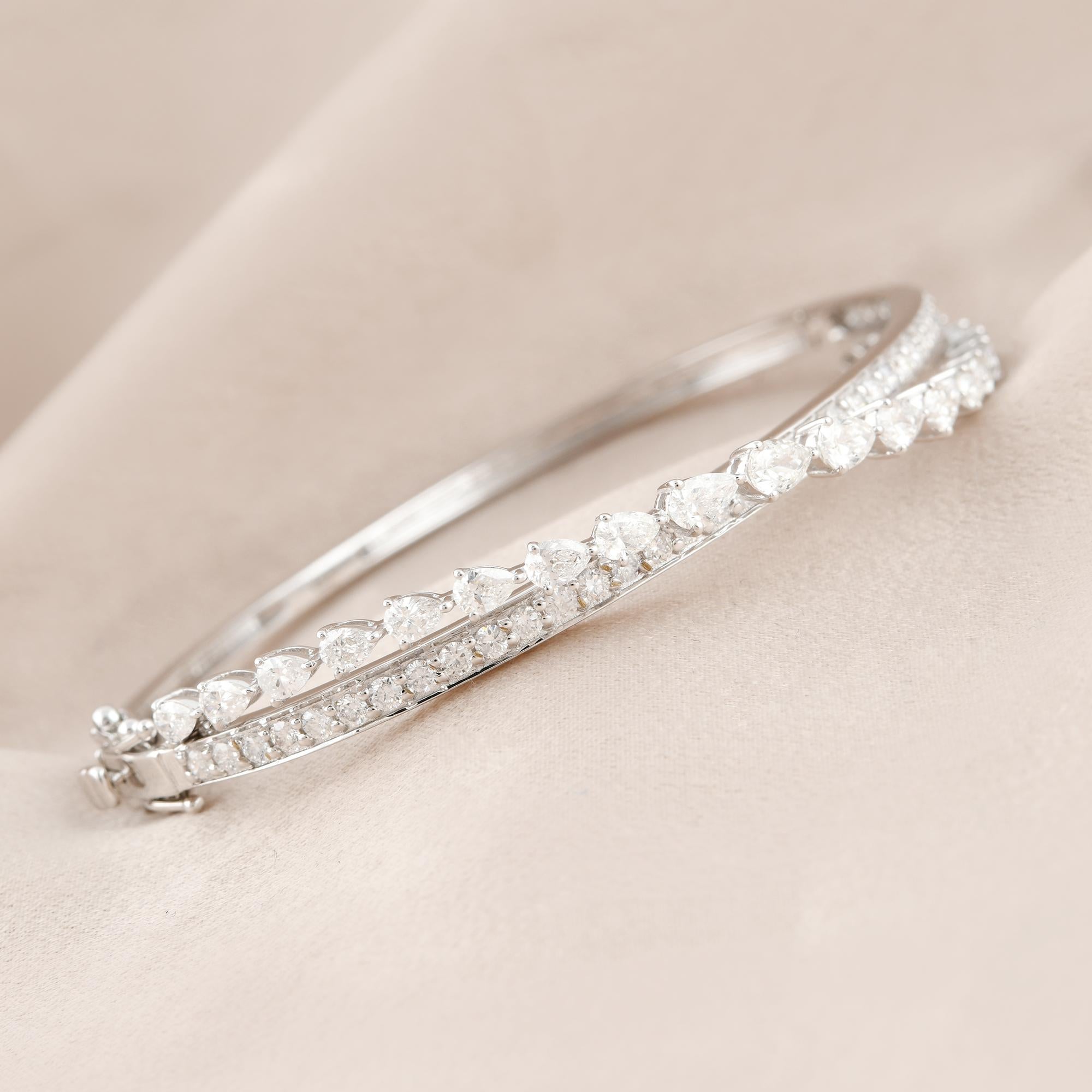 SI Clarity HI Color Pear Round Diamond Cuff Bangle Bracelet 18 Karat White Gold In New Condition For Sale In Diera, Dubai