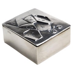 Si face à elle j'osais, versilberte Bronzedose von Line Vautrin, um 1950, Frankreich