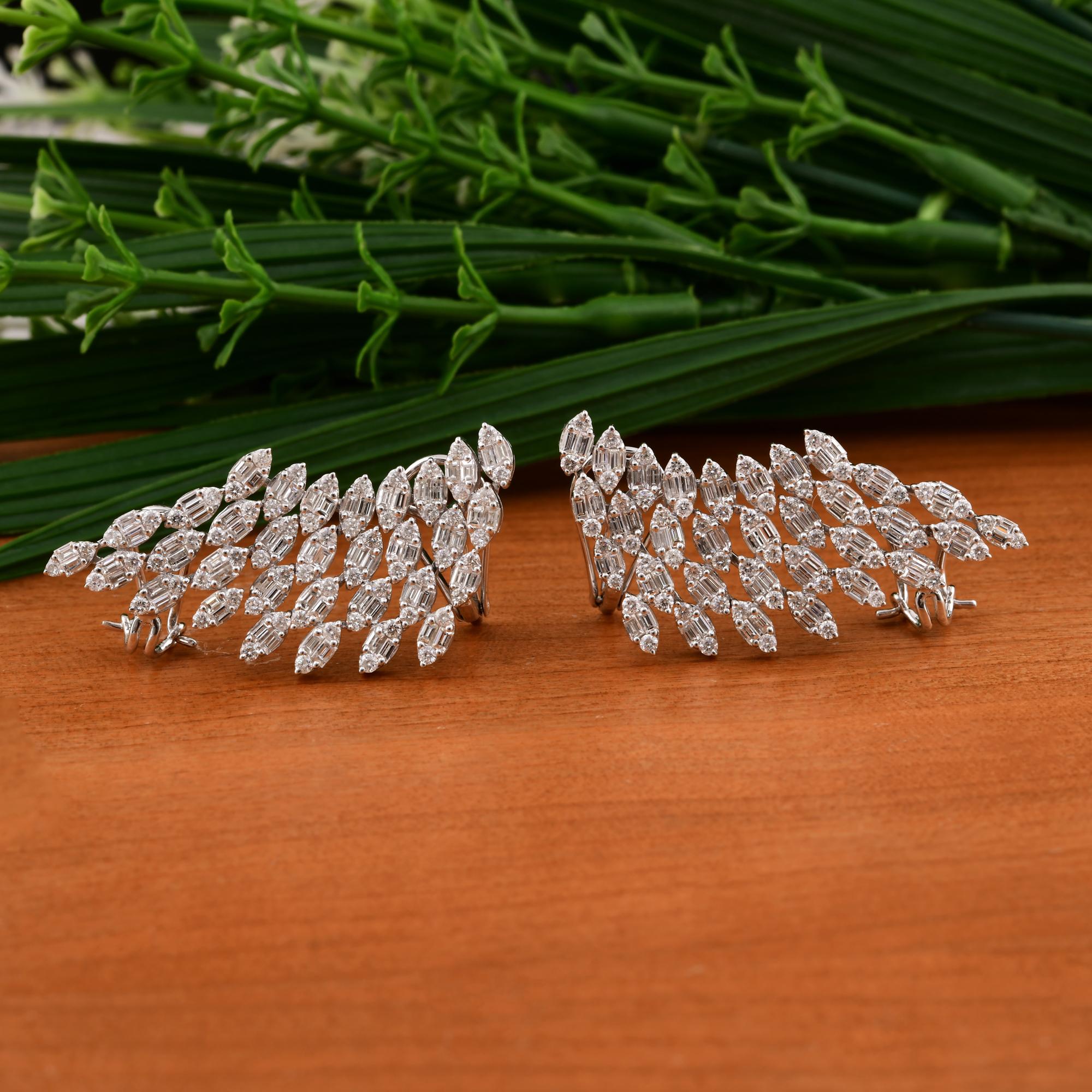 SI/H Baguette Round Brilliant Cut Diamond Angel Wing Earrings 14k White Gold In New Condition For Sale In Diera, Dubai