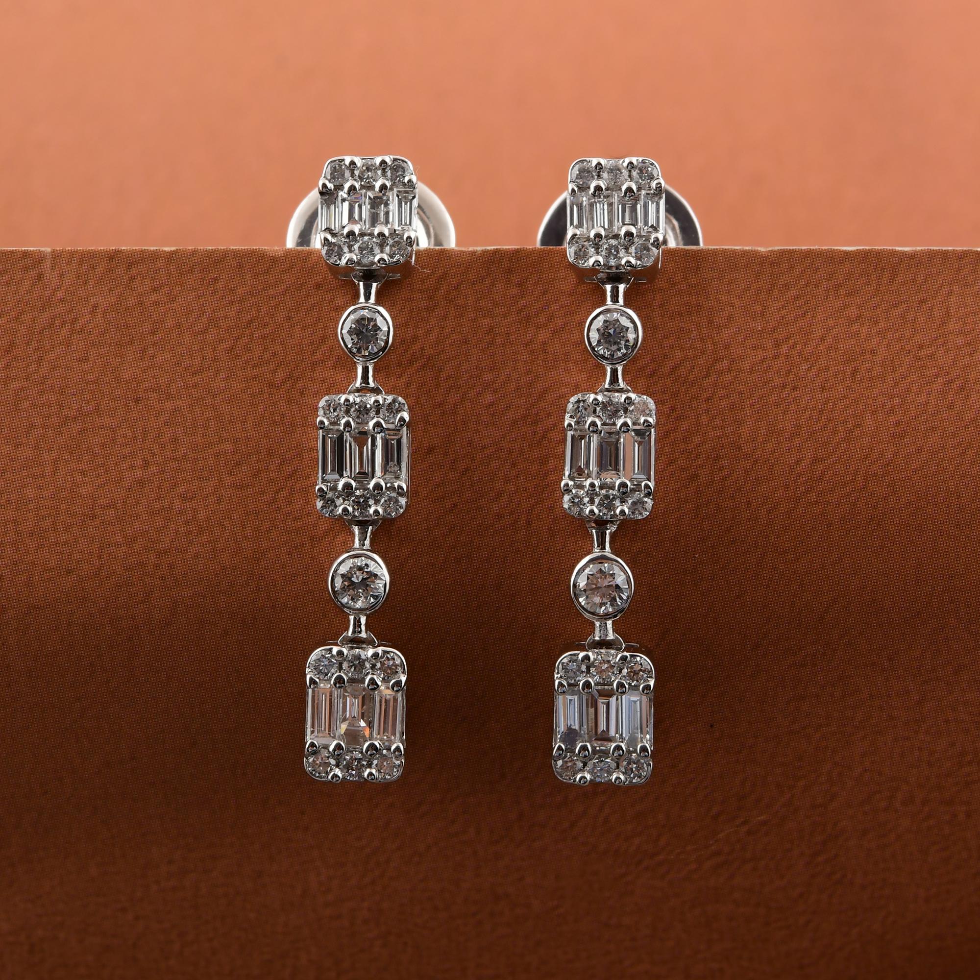 SI/H Diamond Cluster Dangle Drop Earrings Verlobungsgeschenk 18 Karat Weißgold im Zustand „Neu“ im Angebot in Diera, Dubai