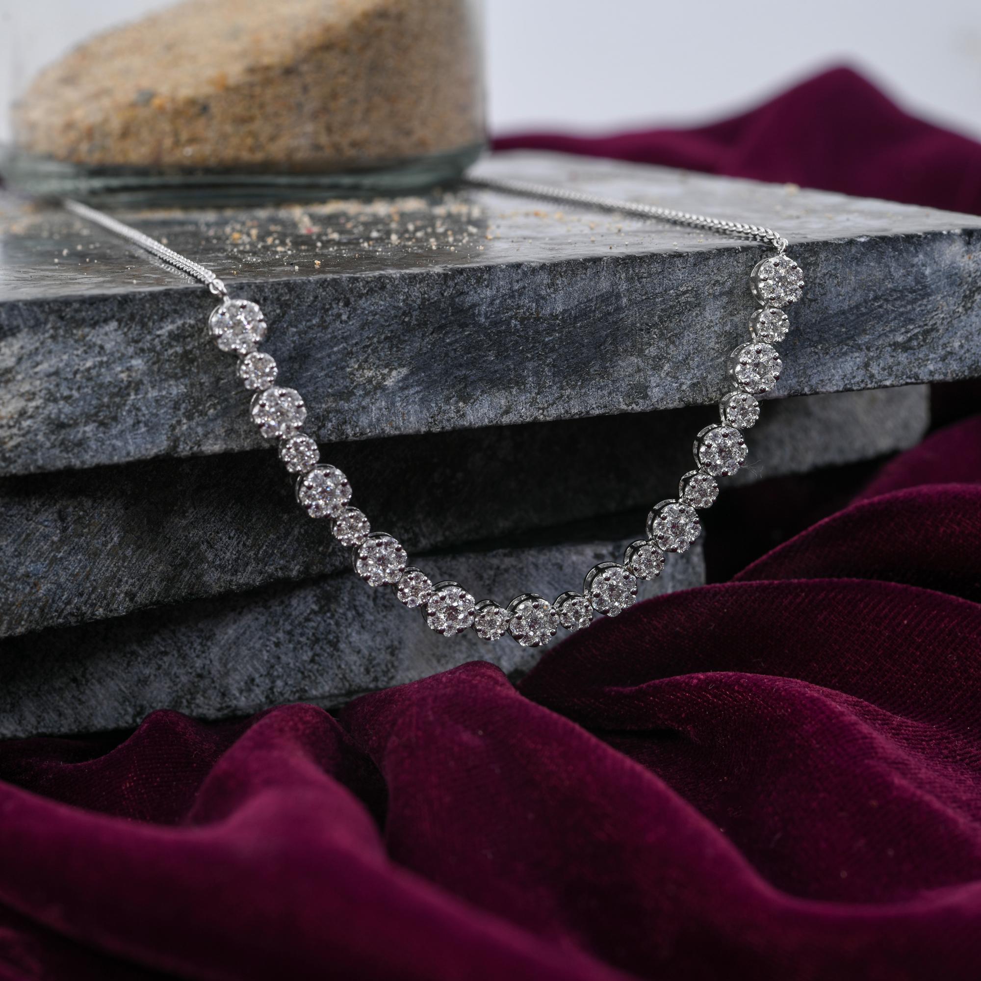 SI/H Collana a catena con diamanti tondi e brillanti in oro bianco 14k Gioielli fatti a mano In condizioni Nuovo in vendita a Diera, Dubai