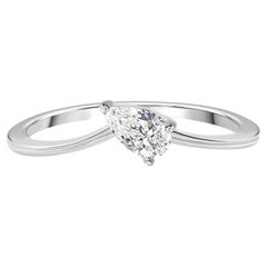 Anillo de compromiso con diamante de talla pera natural SI H-I en oro blanco de 18 quilates — Joyería de alta gama