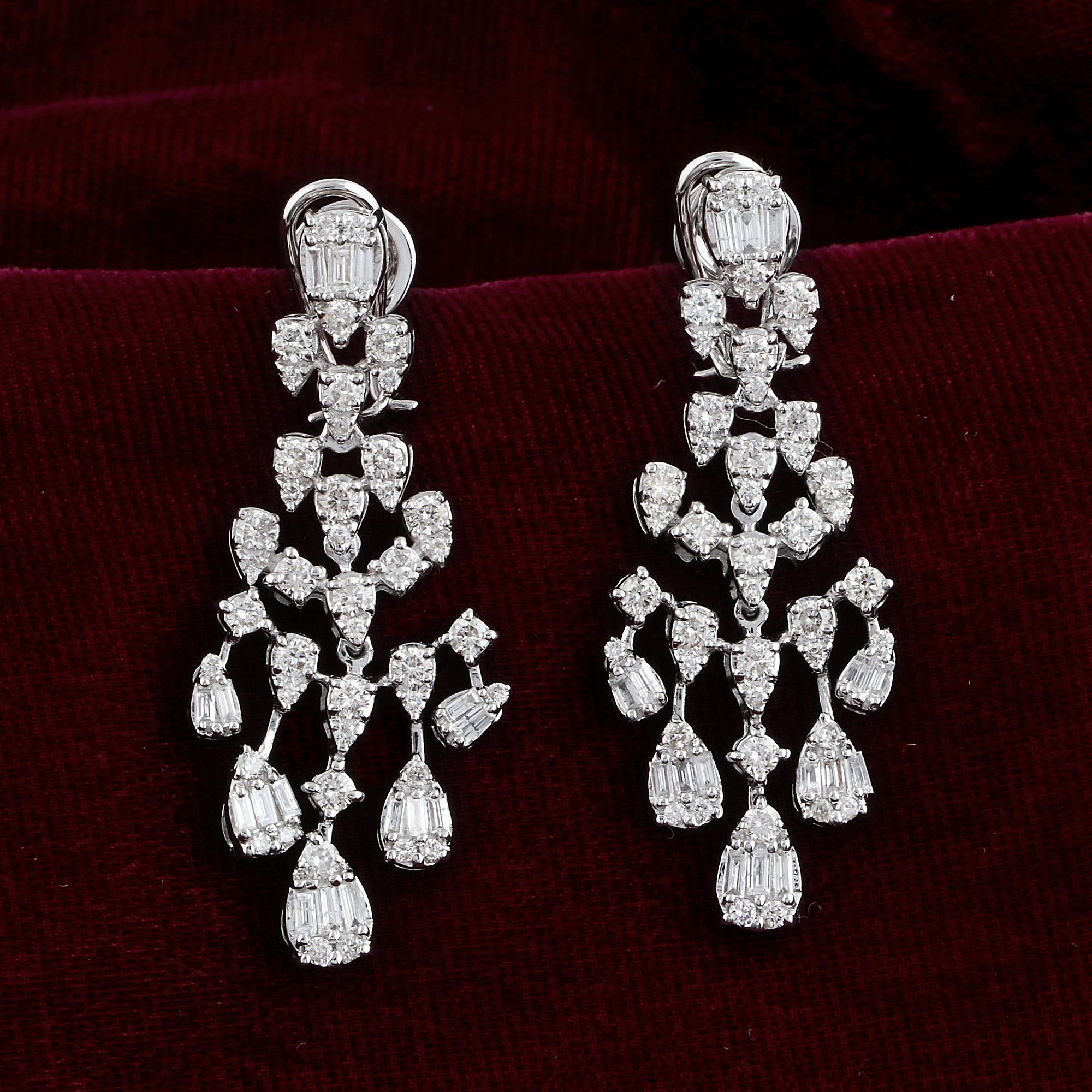 Modern SI/HI Baguette Round Diamond Chandelier Earrings 18 Karat White Gold Jewelry For Sale