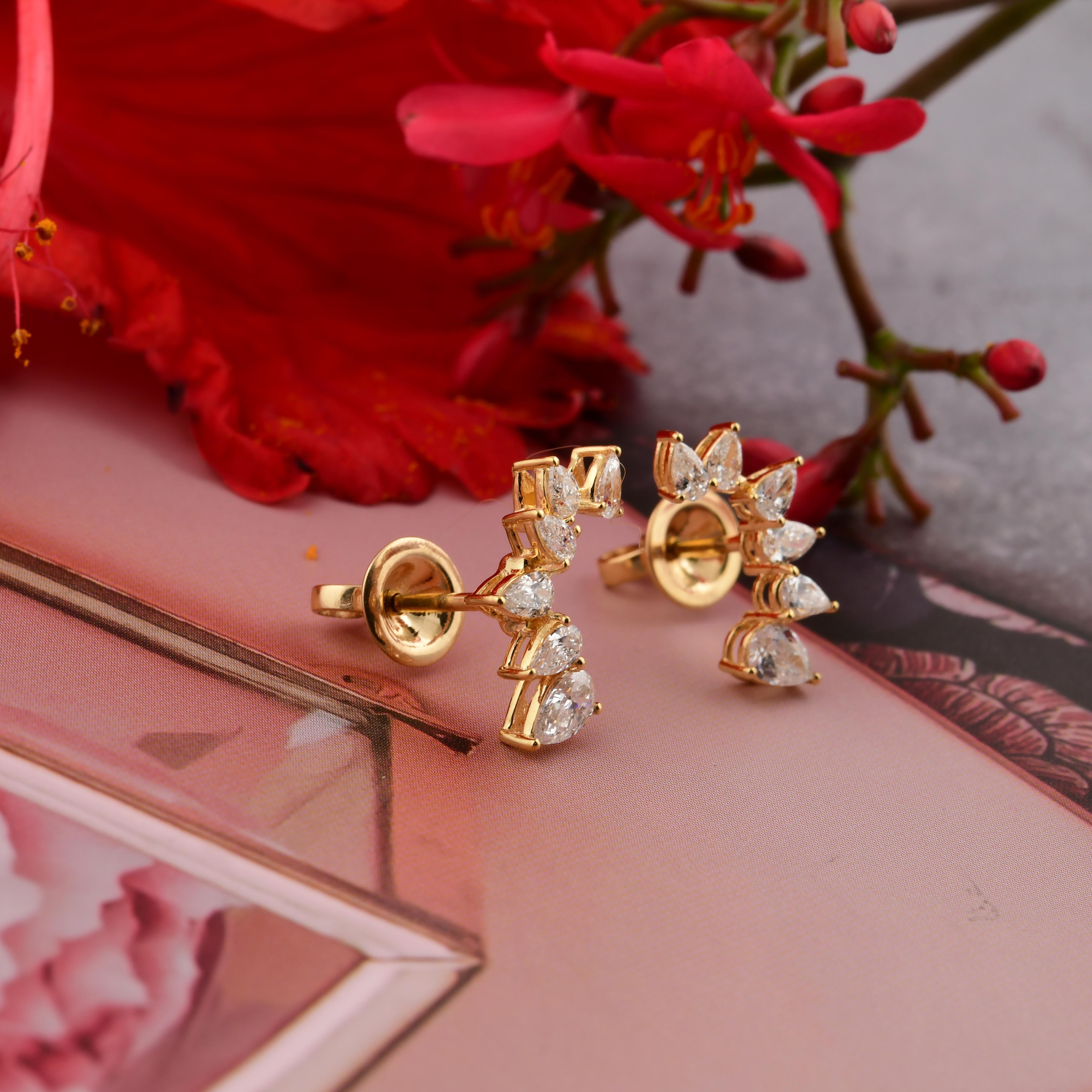 SI/HI Birnenschliff Diamant-Climber-Ohrstecker 18k Gelbgold im Zustand „Neu“ im Angebot in Diera, Dubai