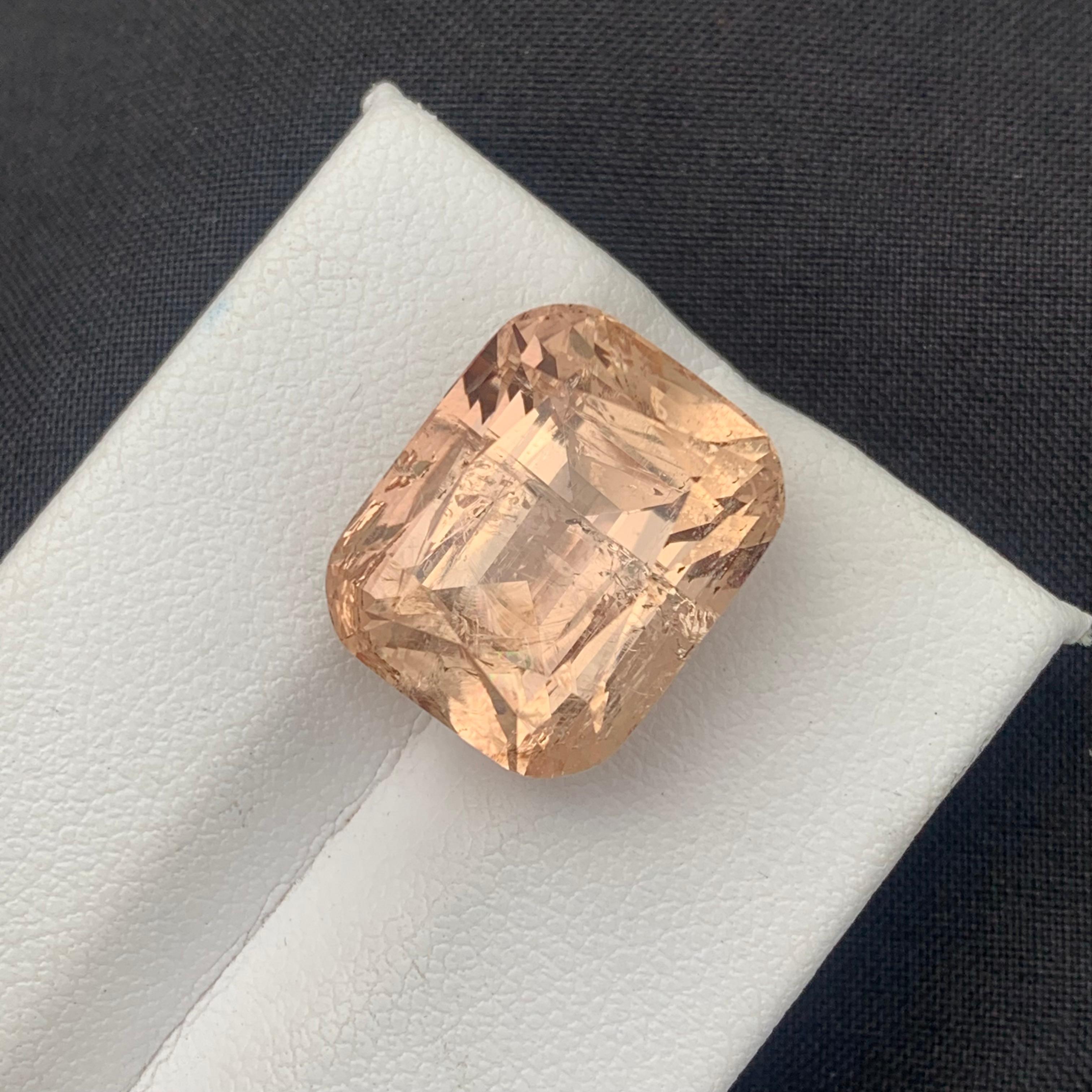 SI2 Included 20.30 Carat Natural Imperial Topaz Untreated Unheated From Katlang In New Condition For Sale In Peshawar, PK