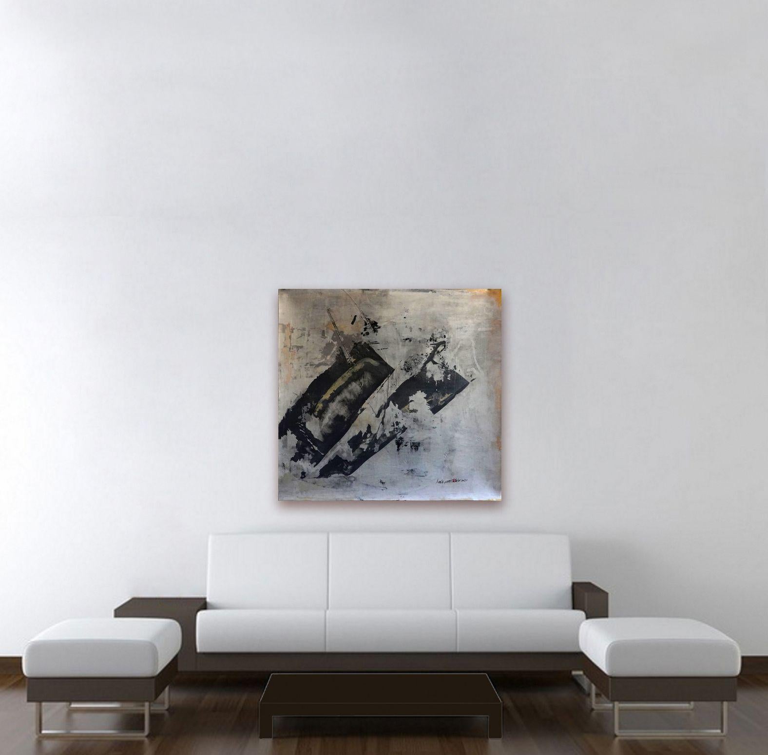 Impresionantes tonos de gris se contrastan y complementan   por el rosa vibrante con un giro en este 44X44