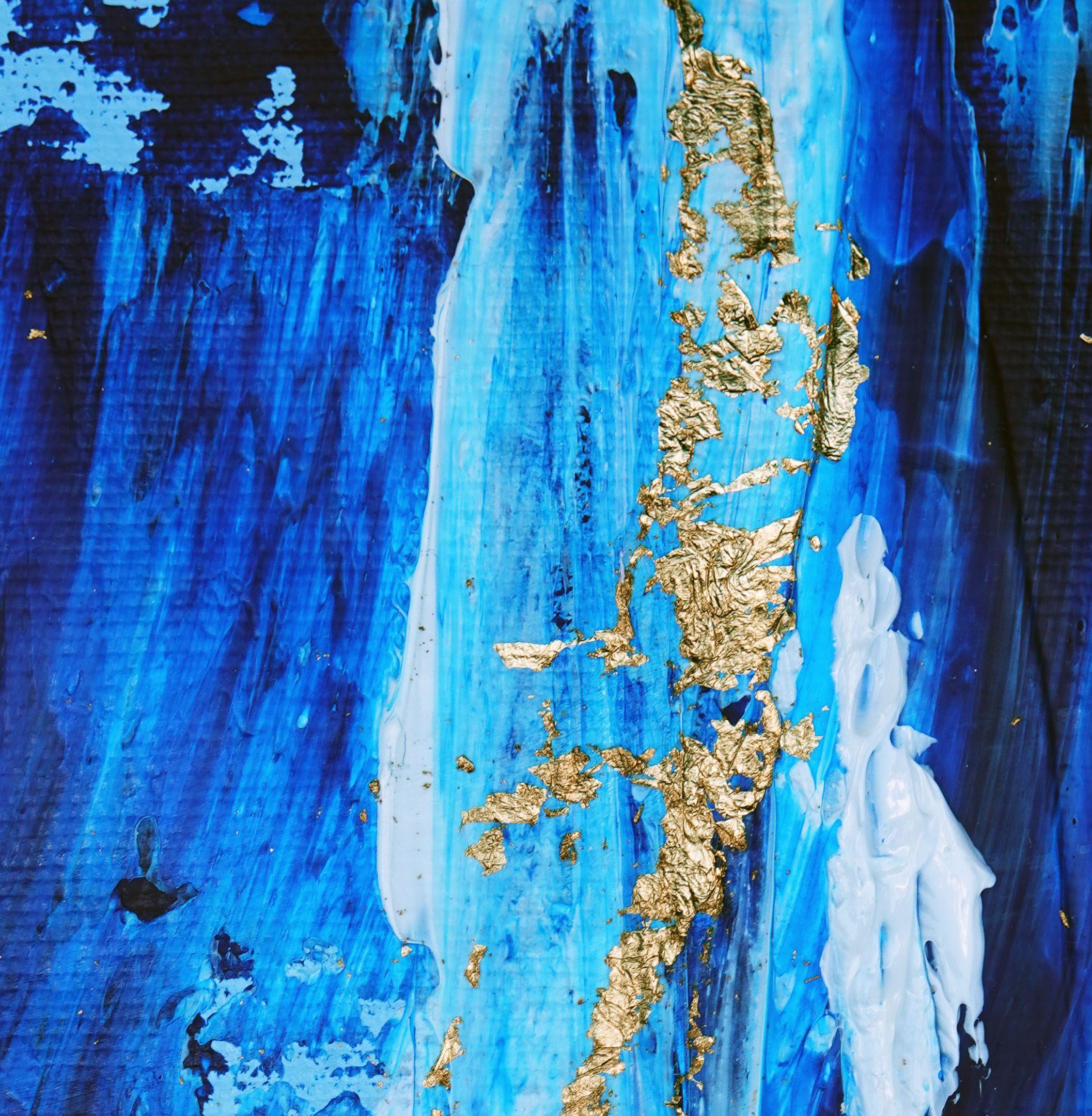 D'or. Abstraktes Blattgold-/Blaues gerahmtes Gemälde, Acryl auf Papier, V. V., Gemälde (Surrealismus), Painting, von Sia Aryai