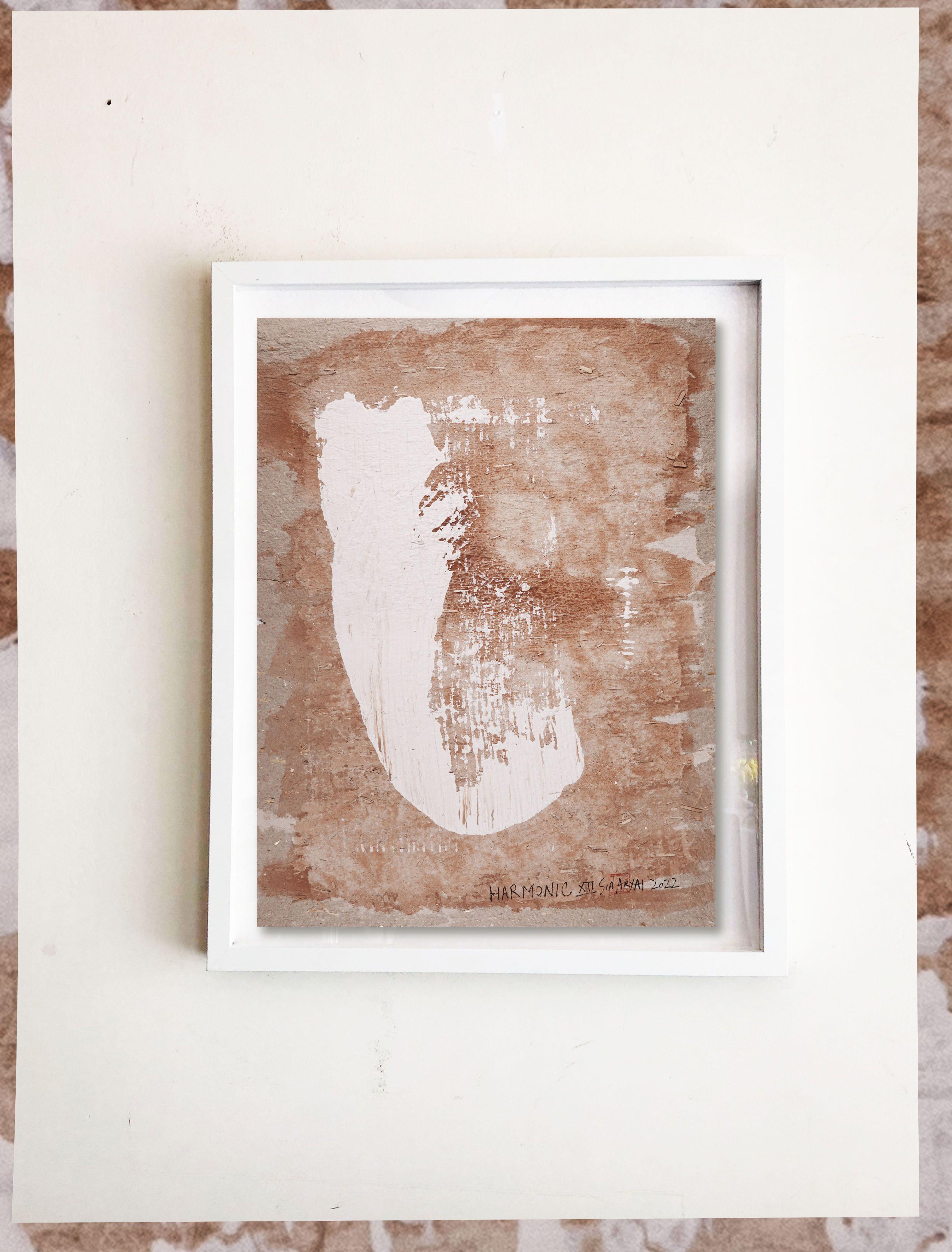Harmonisch. XII  Abstraktes gerahmtes Gemälde in Kamelbraun, Gemälde, Acryl auf Papier (Minimalistisch), Painting, von Sia Aryai
