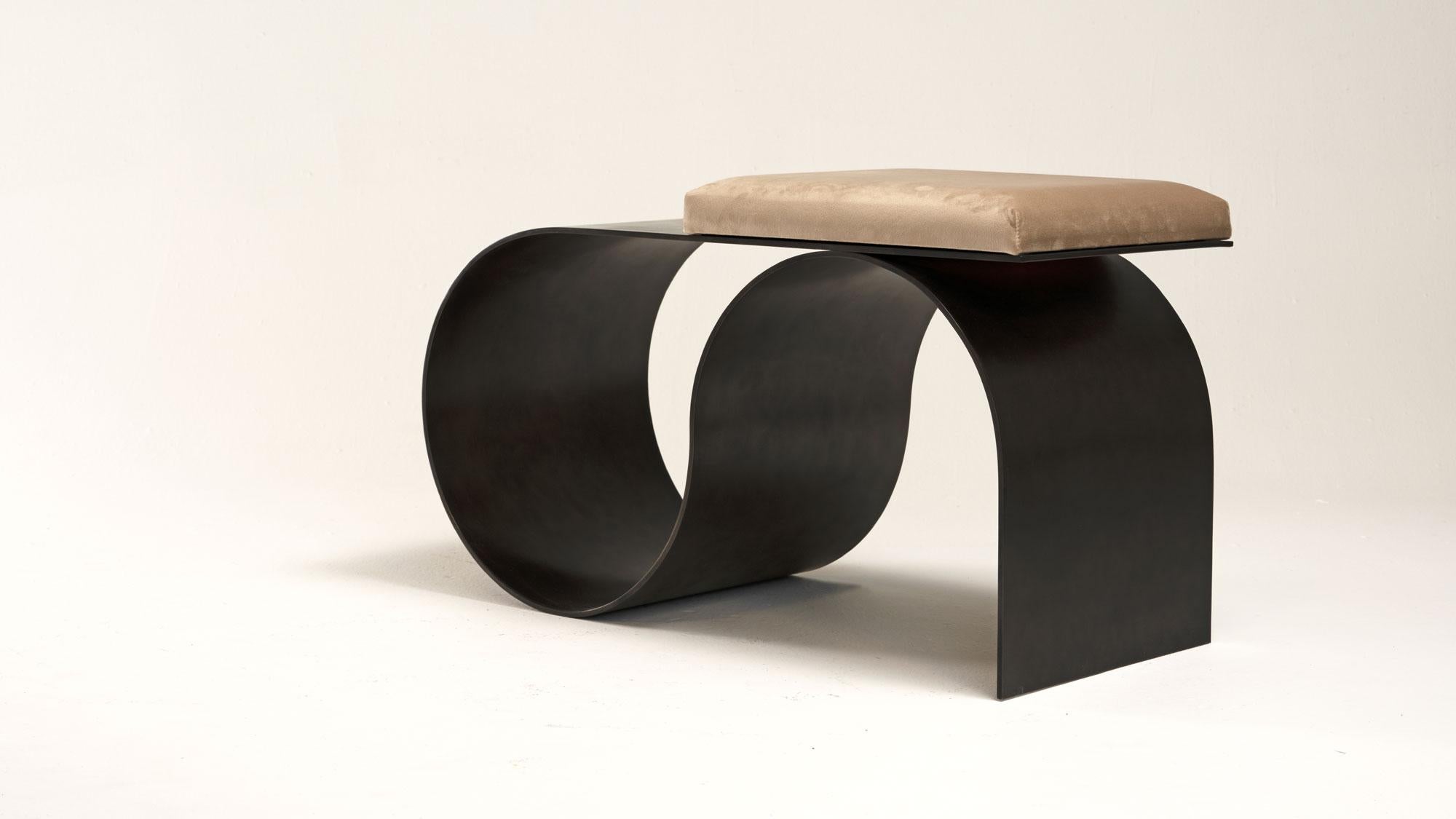 Sia bench by Jason Mizrahi
Dimensions: W 33”, D 14”, H 18”
Materials: Aluminium, bronze-plated with leather or velvet seat cover 

Finish option: Black powder coat finish
Custom colors available.


Jason Mizrahi is a designer of contemporary