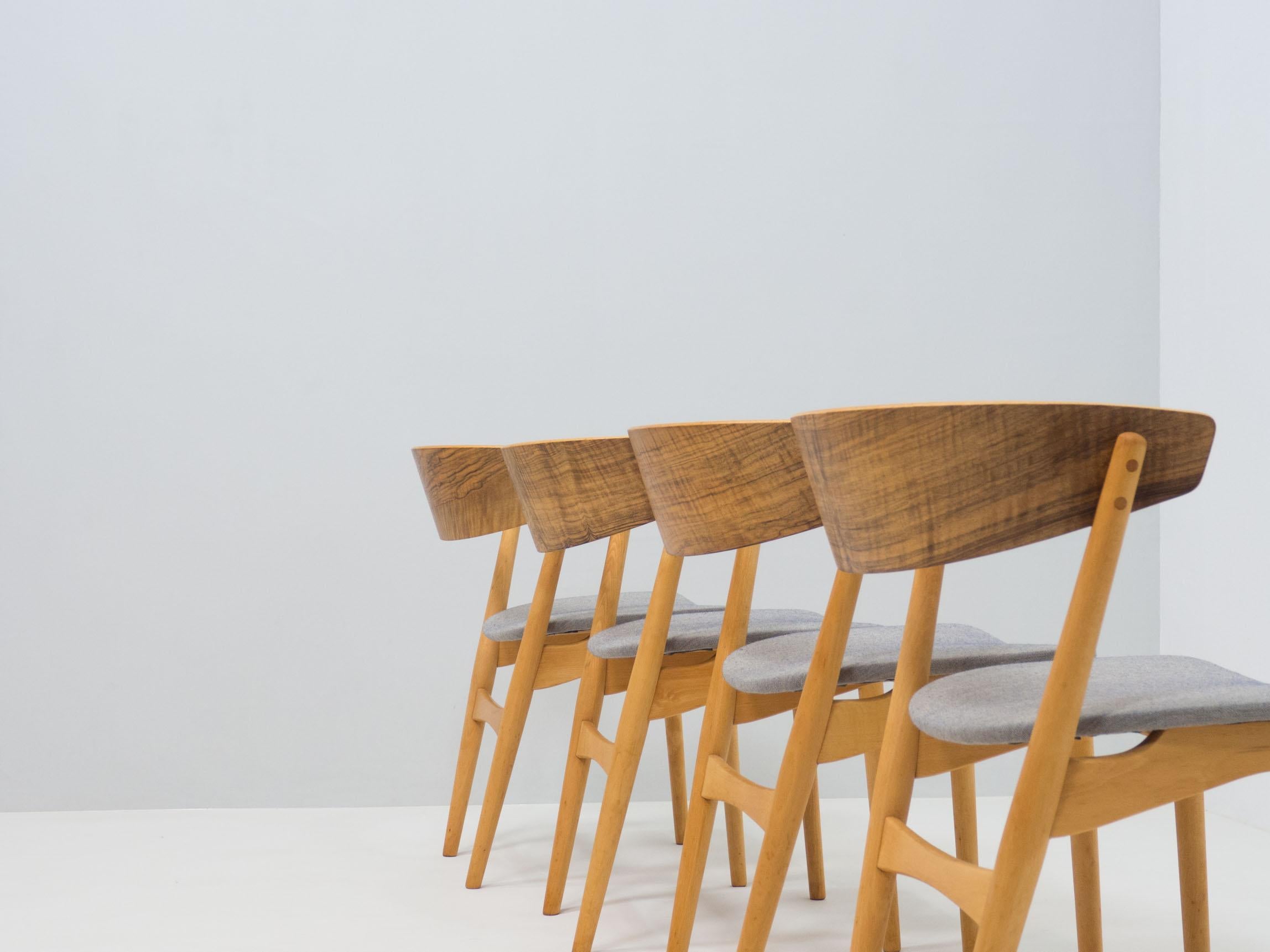 Placage Sibast Møbler Ensemble de quatre chaises de salle à manger 'No. 7', Helge Sibast en vente