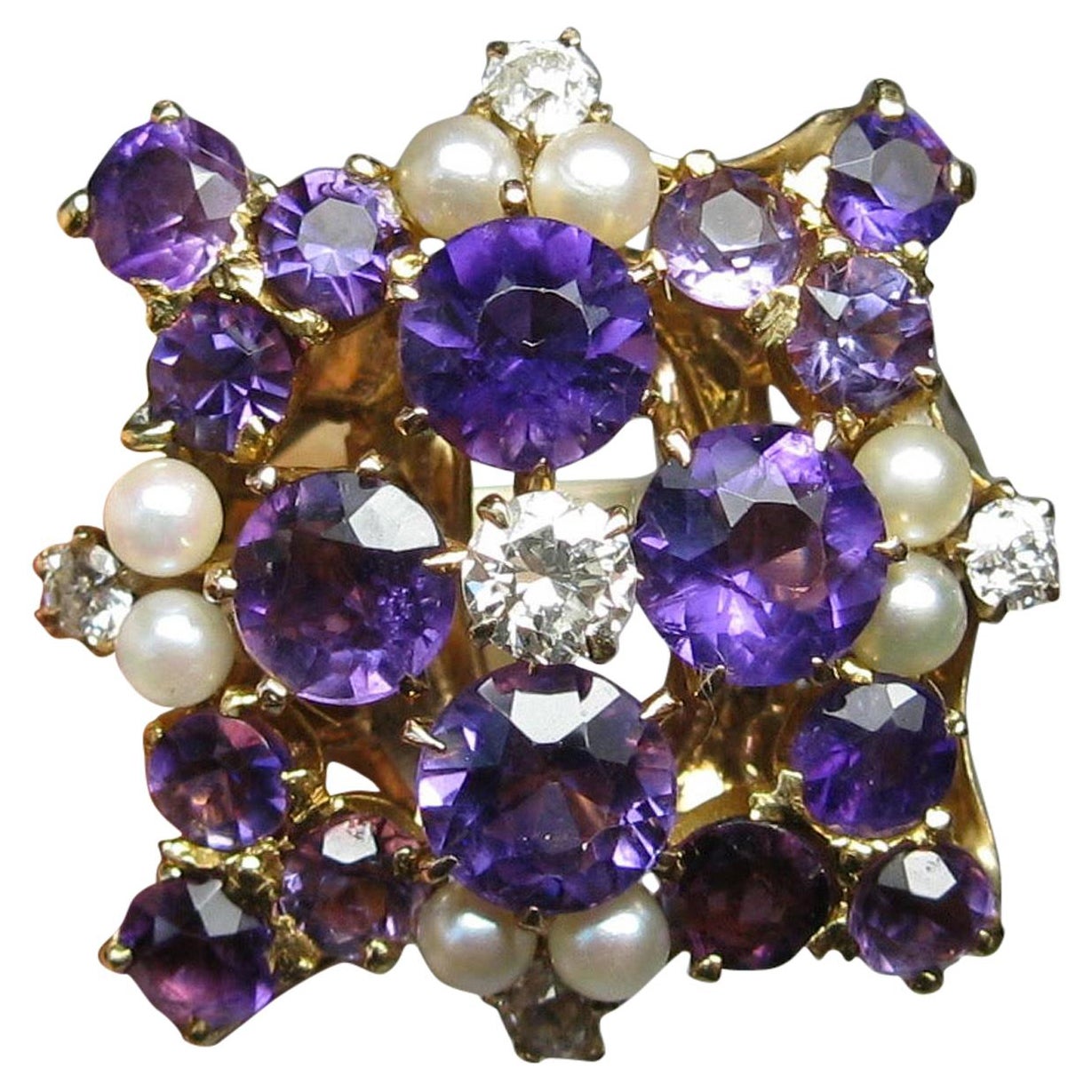 Cocktailring mit sibirischem Amethyst, Diamanten und Perlen, 14-karätiges Gold, Edelstein aus einem Nachlass im Angebot