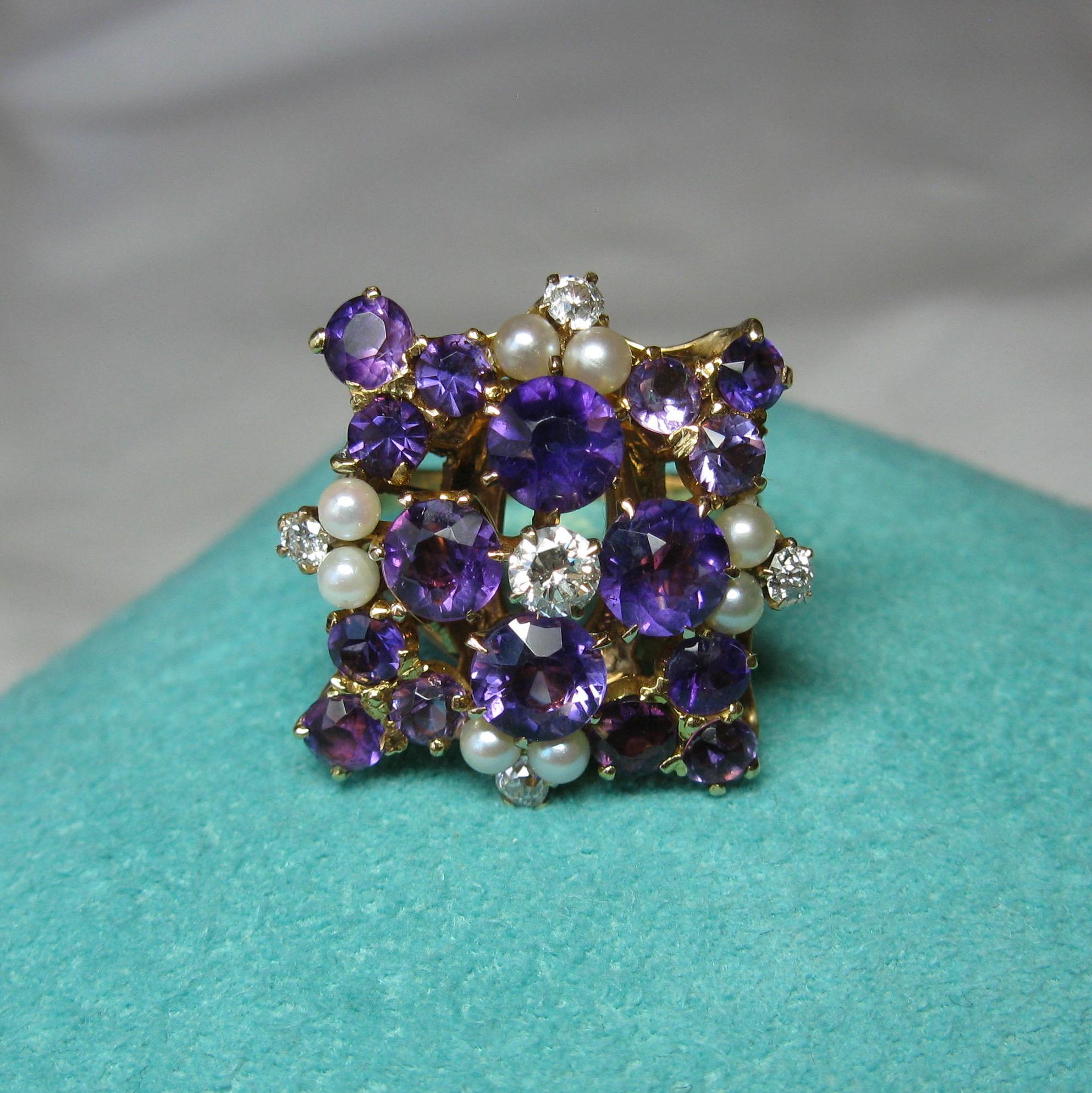 Siberian Amethyst Diamond Pearl Ring 14 Karat Gold Exquisite Cocktail In Excellent Condition For Sale In New York, NY