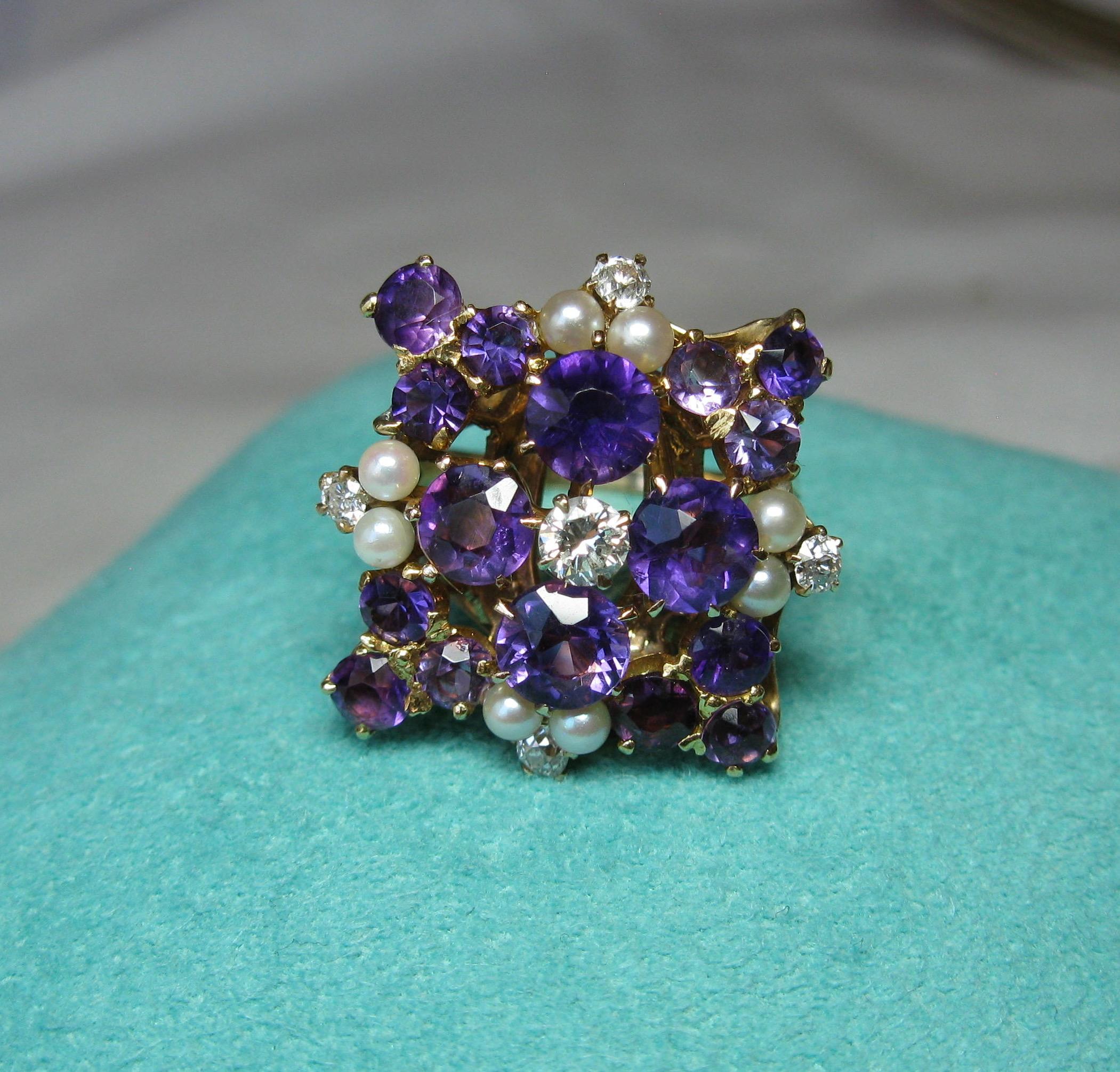 Siberian Amethyst Diamond Pearl Ring 14 Karat Gold Exquisite Cocktail For Sale 1