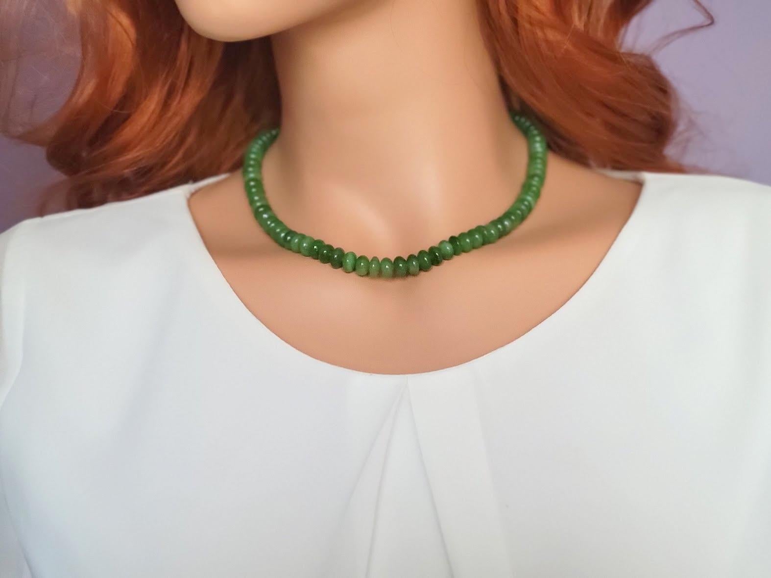 Siberian Chatoyant Jade Necklace In New Condition In Chesterland, OH