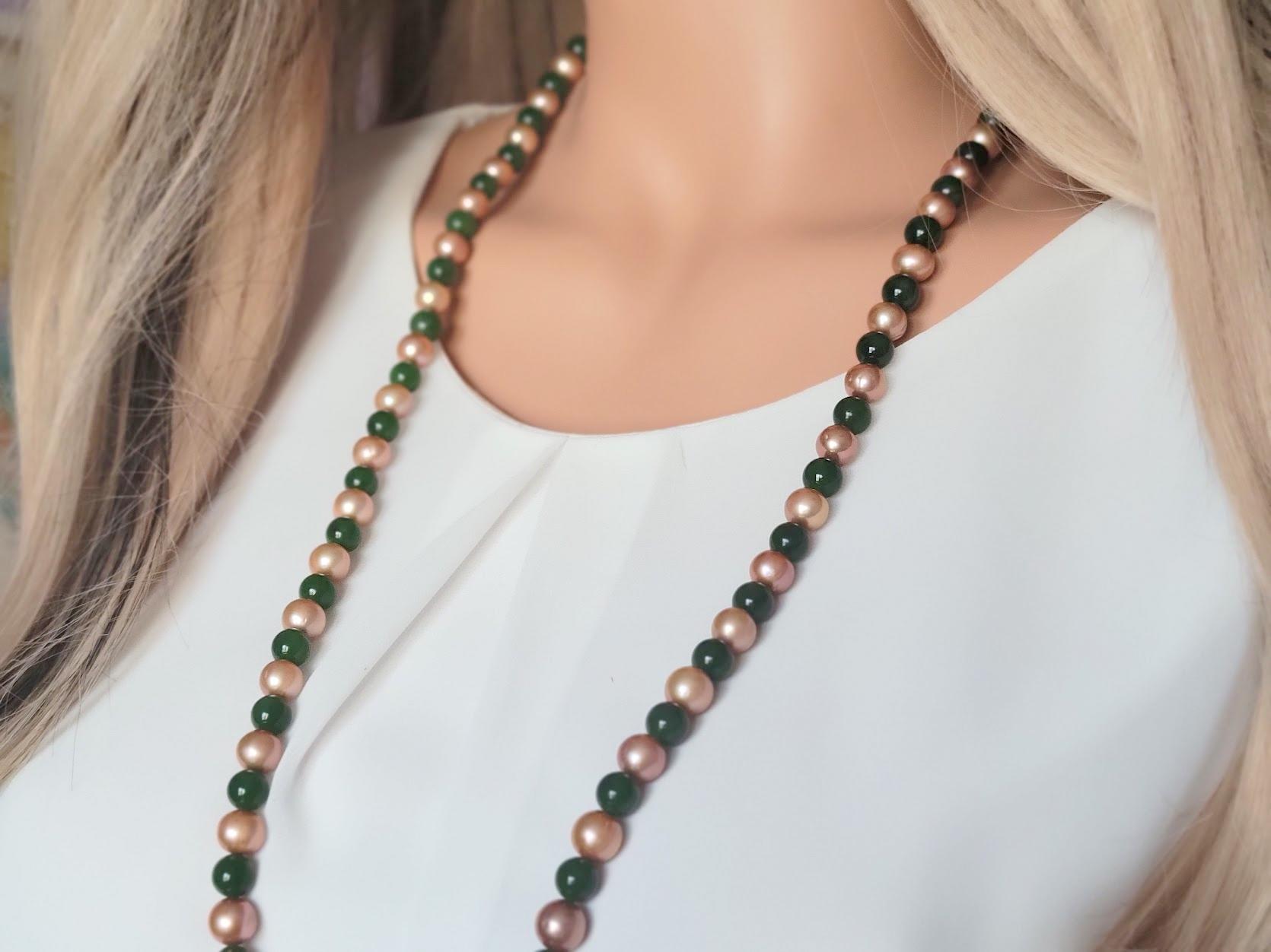 Siberian Nephrite Jade and Freshwater Pearls Necklace For Sale 3