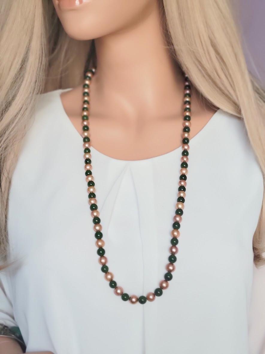 Siberian Nephrite Jade and Freshwater Pearls Necklace For Sale 1