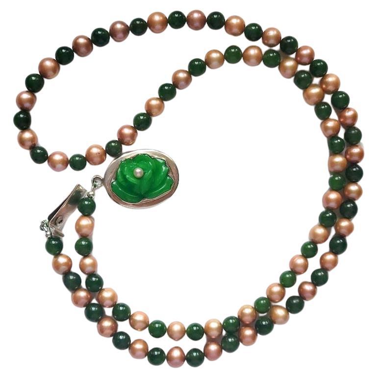 Siberian Nephrite Jade and Freshwater Pearls Necklace For Sale