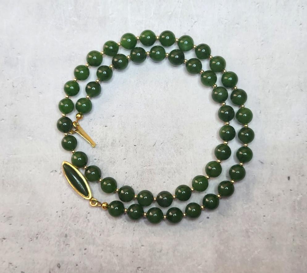 Nephrite Jade Necklace with Jade Clasp In New Condition For Sale In Chesterland, OH