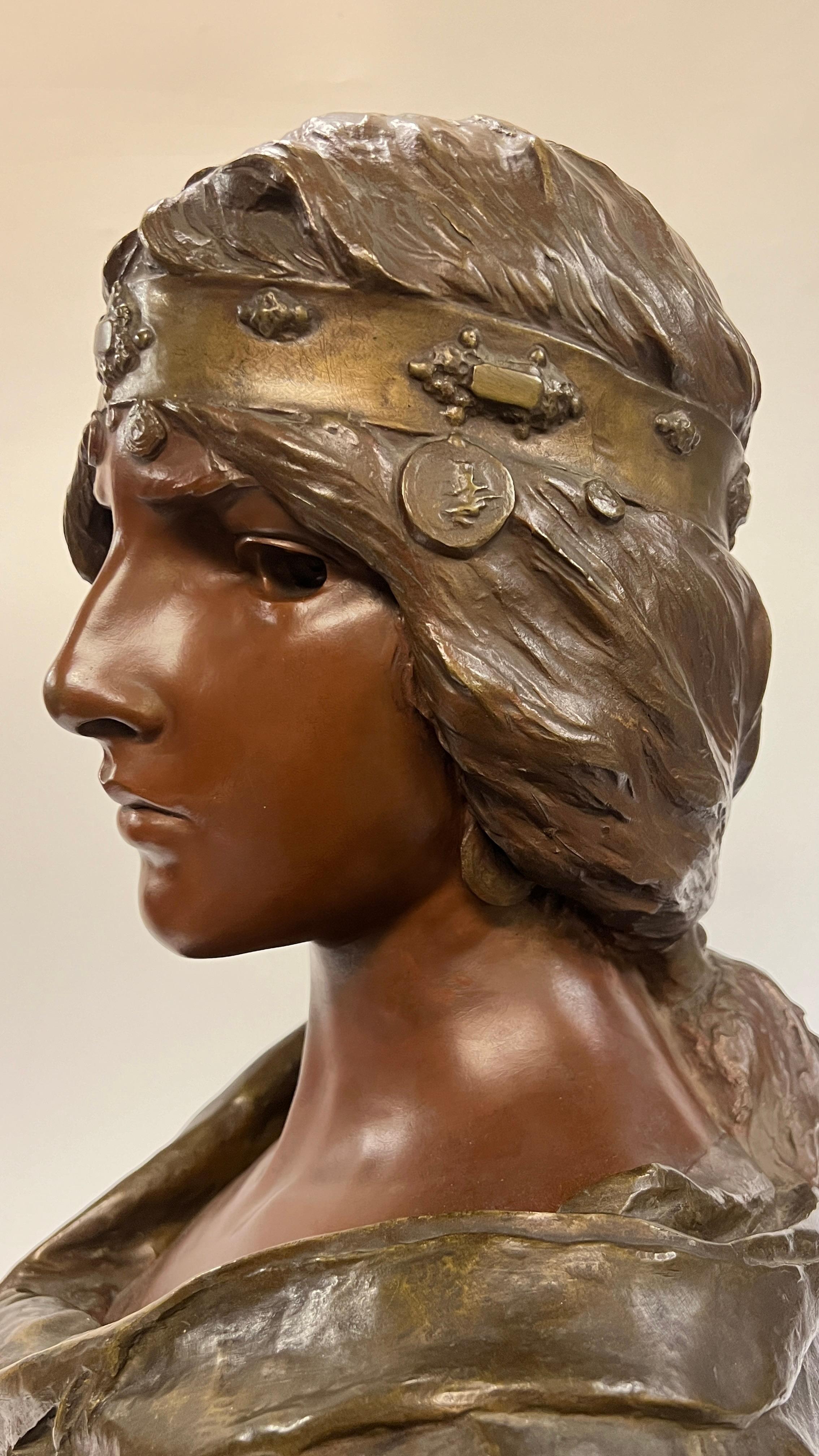 XIXe siècle Buste féminin de Sibylle sculpté d'après Emmanuel Villanis en vente