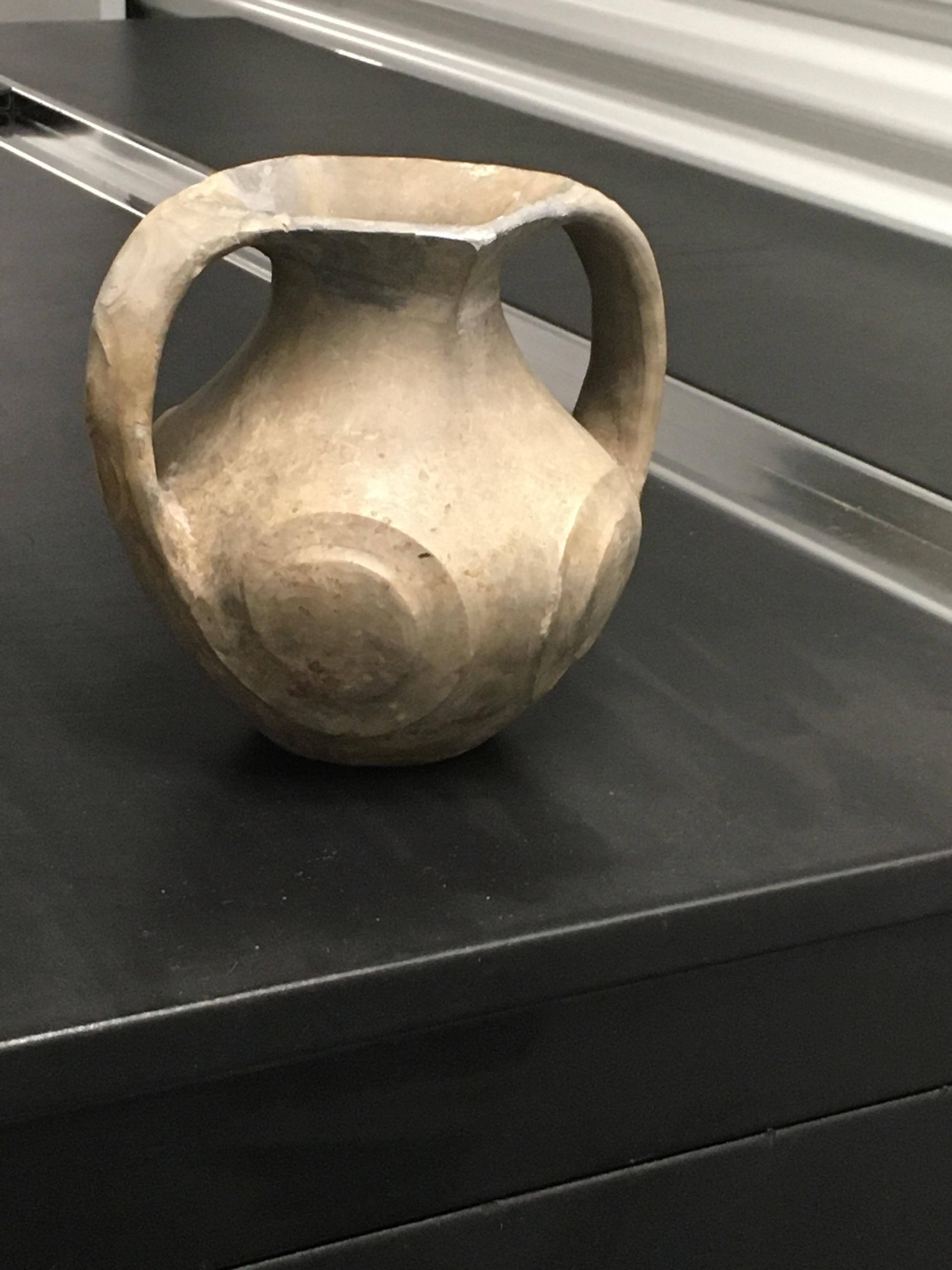 Vase Amphora en poterie noire brunie de la dynastie Han du Sichuan en vente 2