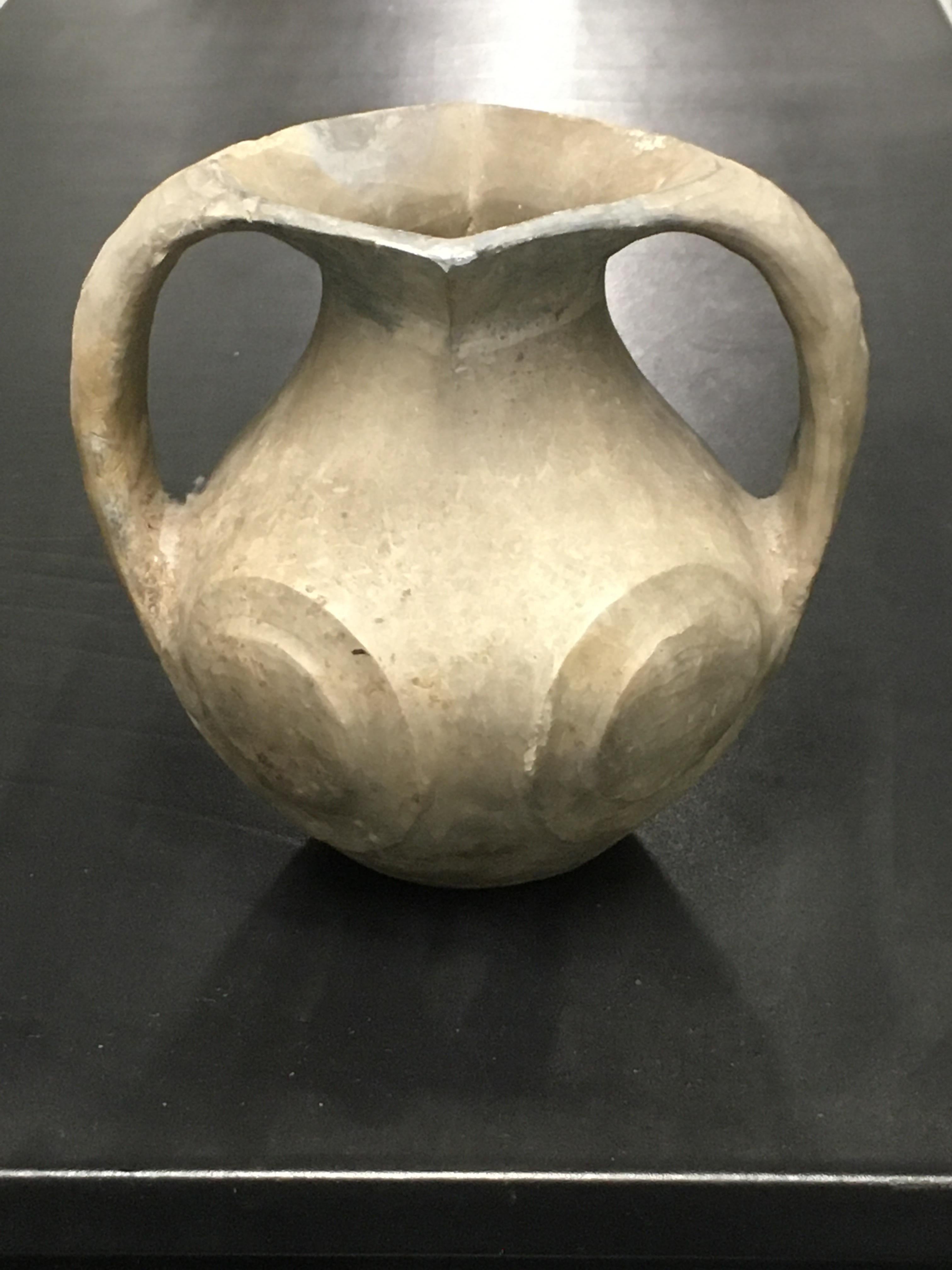 Vase Amphora en poterie noire brunie de la dynastie Han du Sichuan en vente 3
