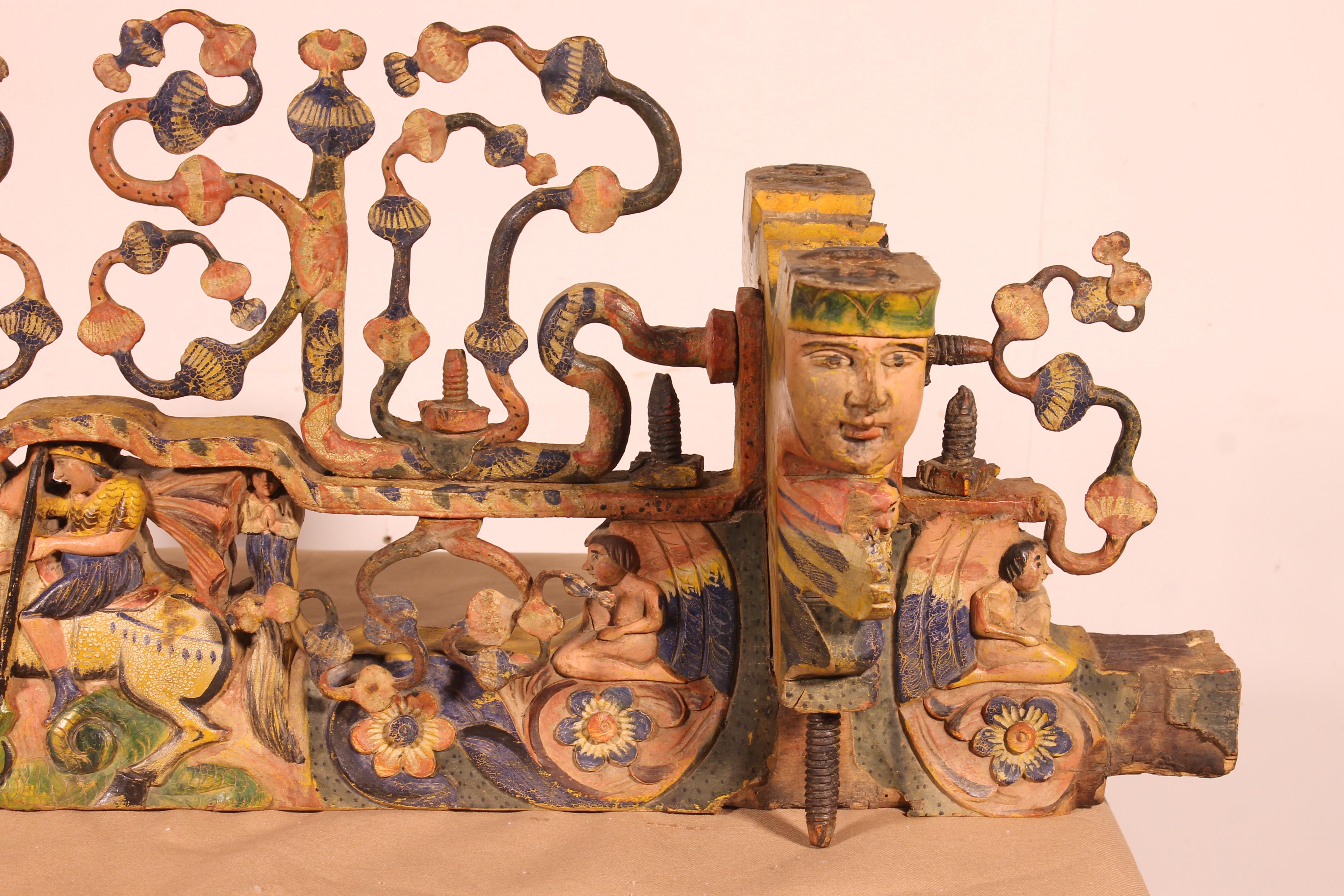 Sicilian Cart Axle Representing St George Polychrome Wood And Wrought Iron - 19t In Good Condition In Brussels, Brussels