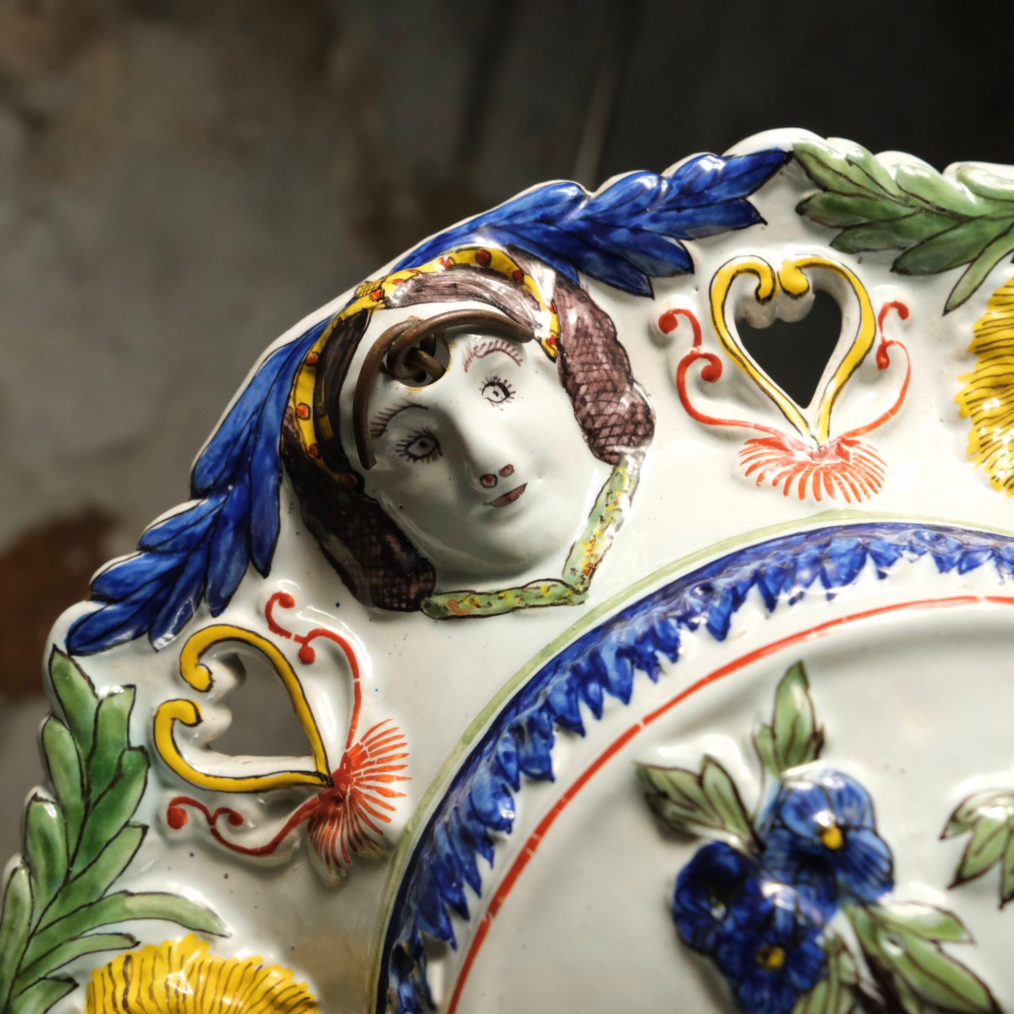 Lustre ou coupe suspendue en faïence polychrome de Sicile, début du 20e siècle en vente 4