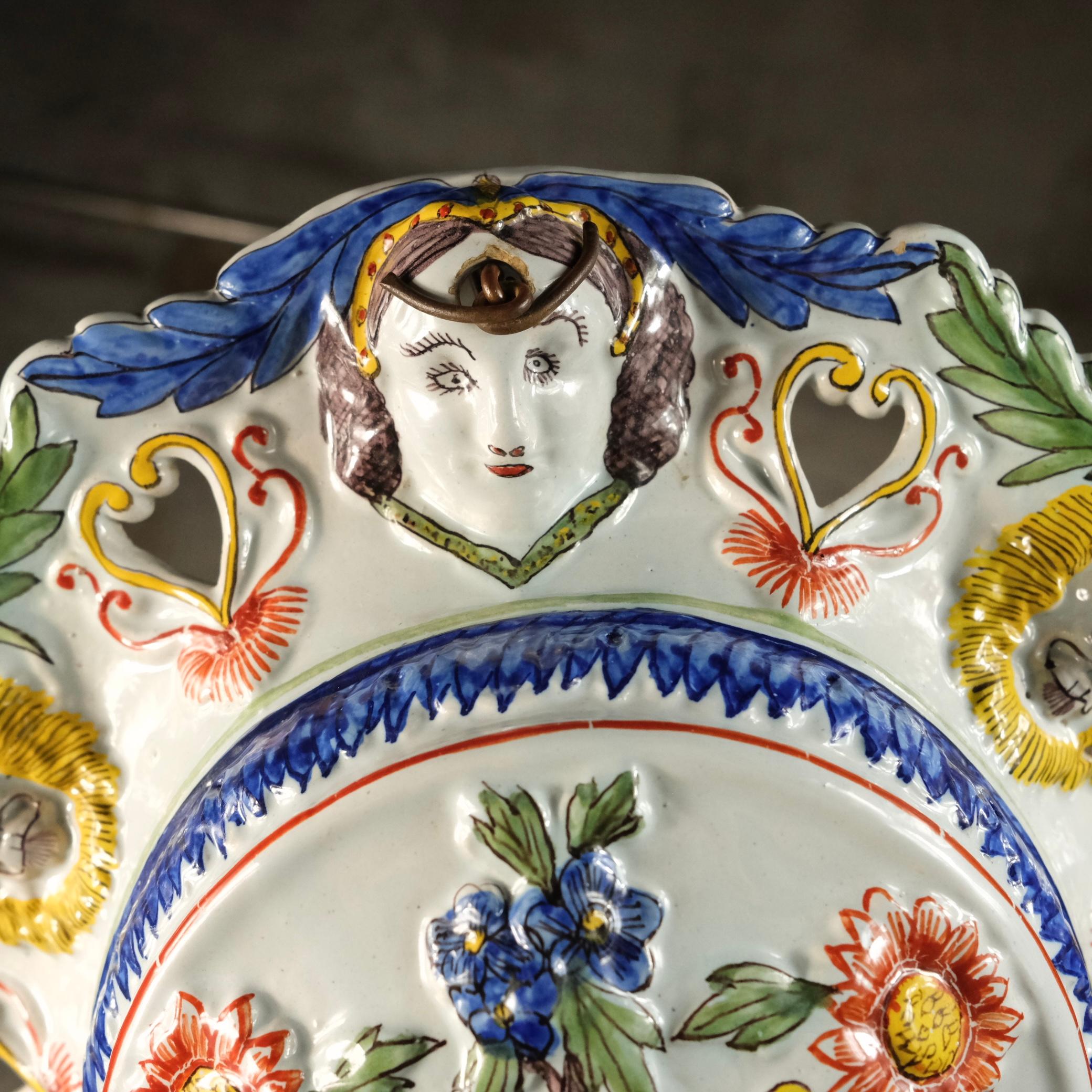 Métal Lustre ou coupe suspendue en faïence polychrome de Sicile, début du 20e siècle en vente
