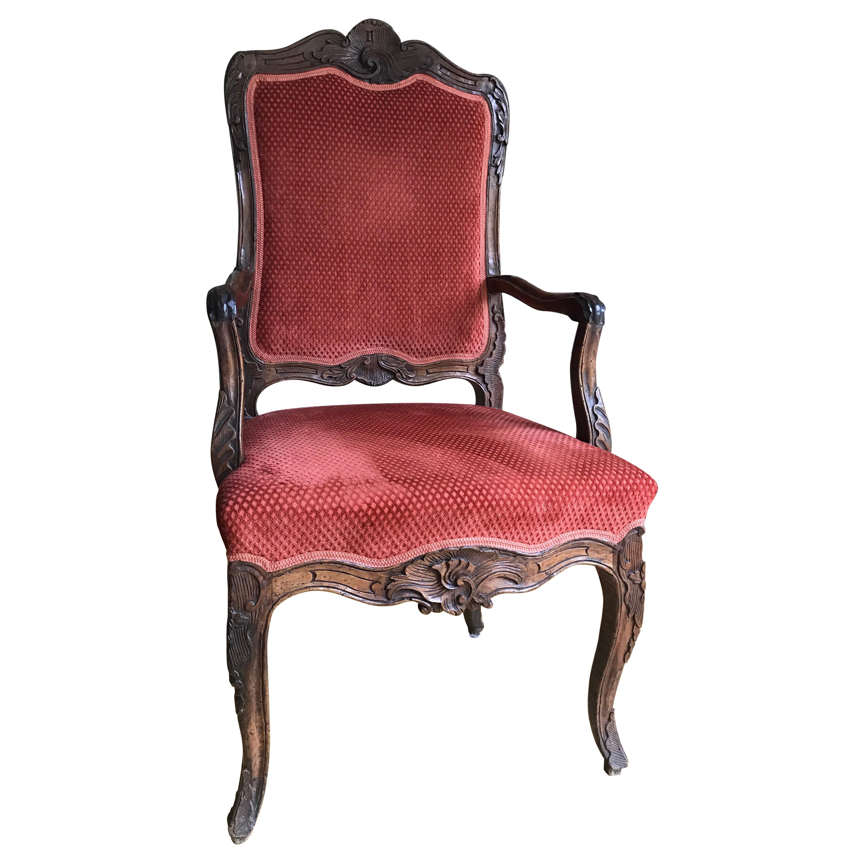 Fauteuil sicilien sculpté baroque rococo Italie coquillage trône velours de noyer en vente