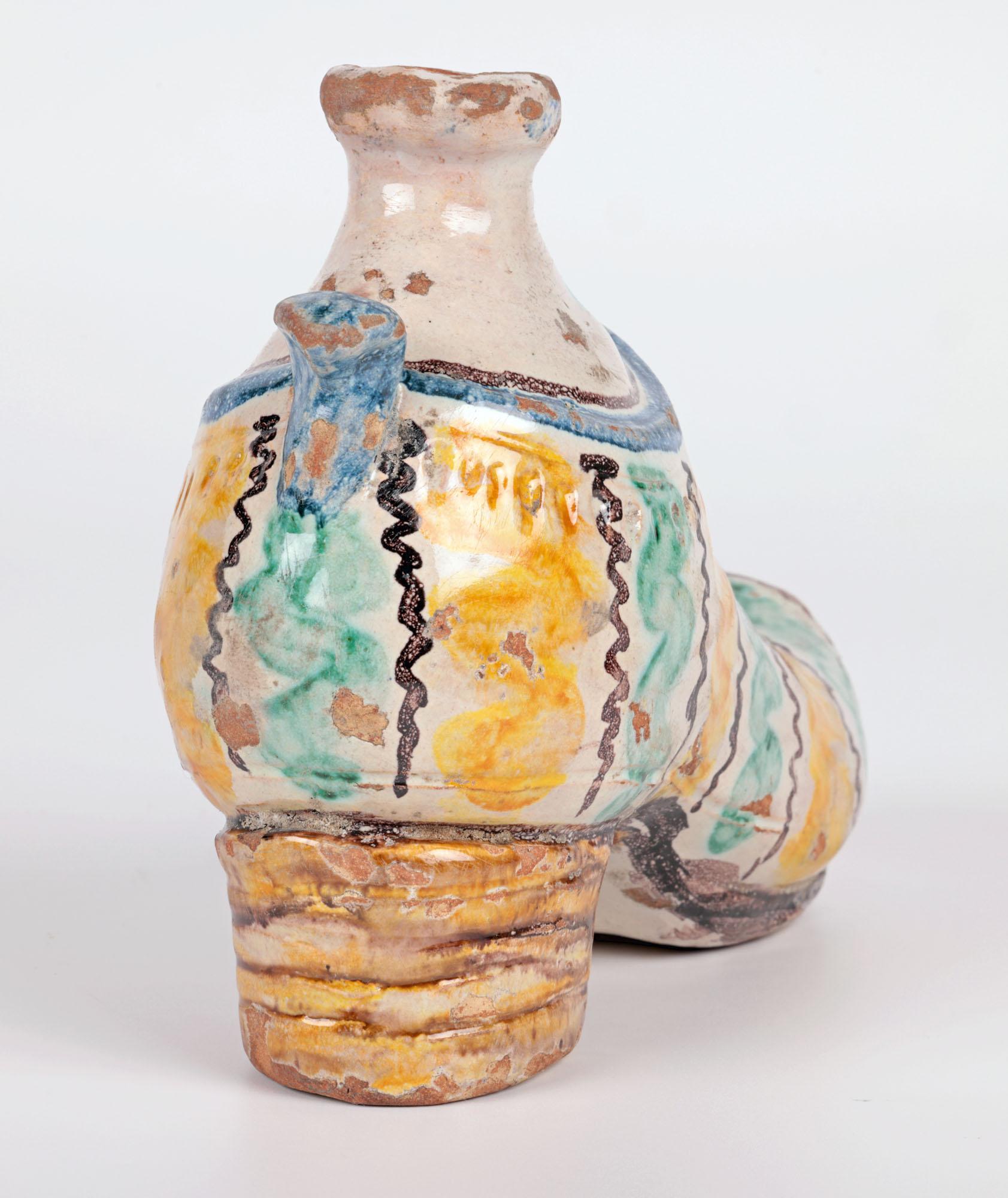 Sizilianischer, süditalienischer Maiolica-Keramik-Flask in Schuhform im Angebot 5