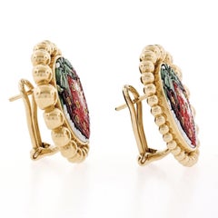 Orecchini a bottone Sicis in oro giallo 18 carati con fragola micromosaico e zaffiro giallo