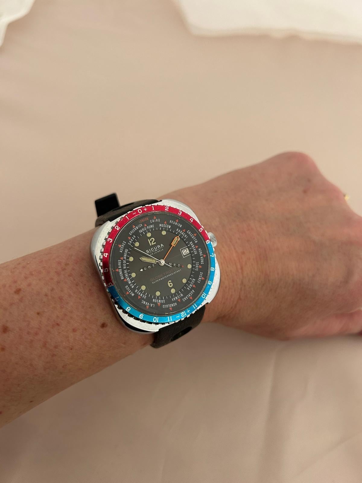 Sicura Globetrotter GMT, 23 Jewel Manual Movement, 41mm Case, Year 1974... For Sale 4