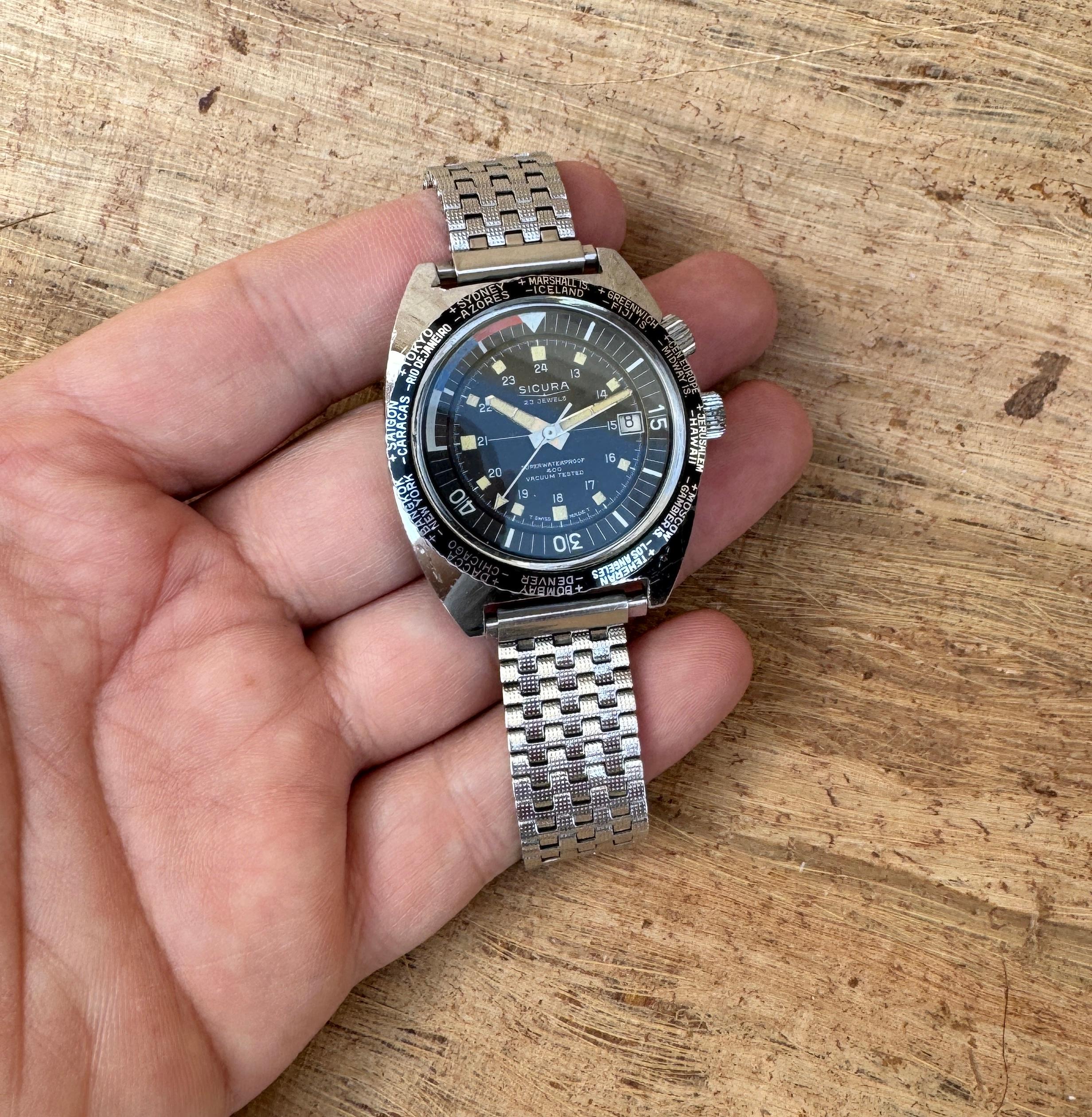 Sicura Super Waterproof 400 - 25 Jewels Shockprotected Diver watch For Sale 6