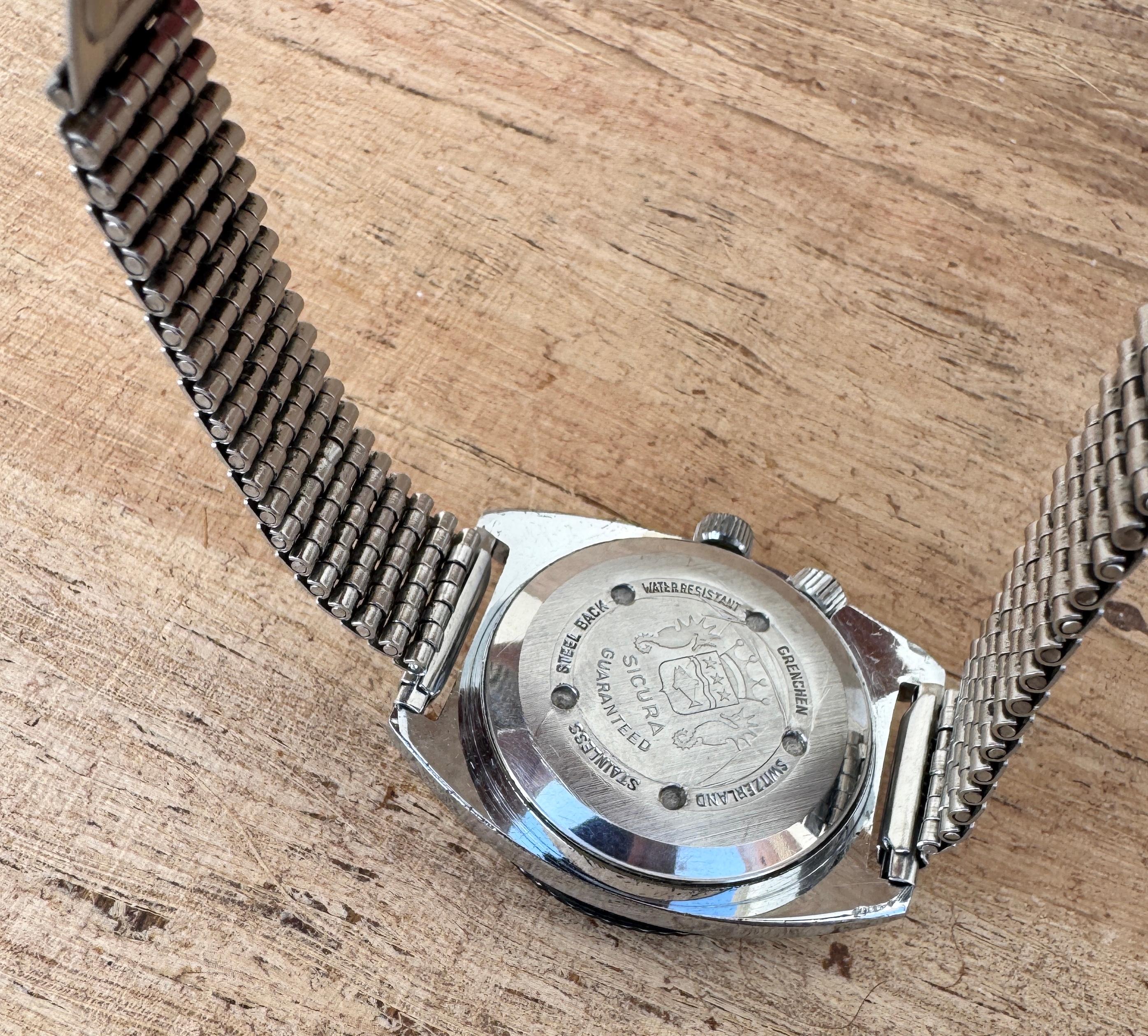 Sicura Super Waterproof 400 - 25 Jewels Shockprotected Diver watch For Sale 9