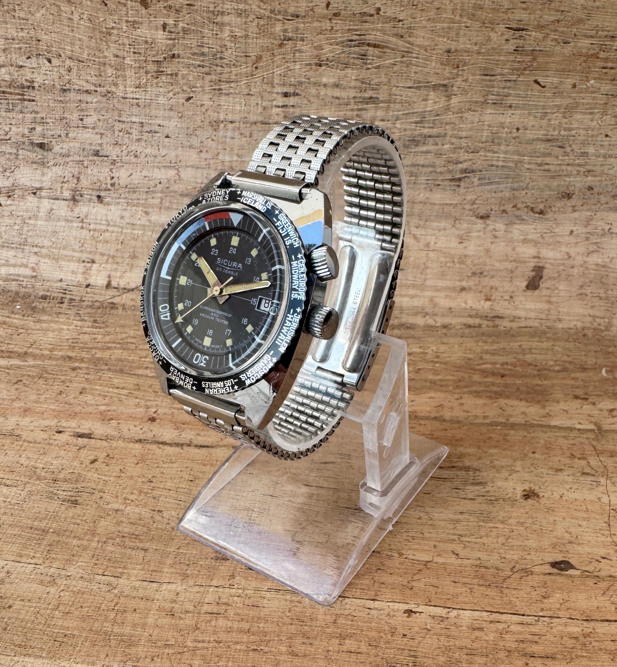 Sicura Super Waterproof 400 - 25 Jewels Shockprotected Diver watch For Sale 10