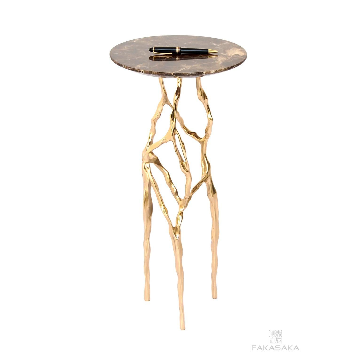 Table à boissons Sid avec plateau en marbre impérial marron par Fakasaka Design Neuf - En vente à Geneve, CH