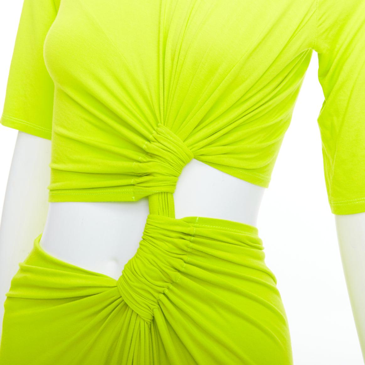 SID NEIGUM neon yellow stretch satin twist cut out draped dress XS
Reference: LNKO/A02484
Brand: Sid Neigum
Material: Bamboo, Blend
Color: Neon Green
Pattern: Solid
Closure: Slip On
Extra Details: Lightweight-weight, stretchy fabric. Mid-Calf