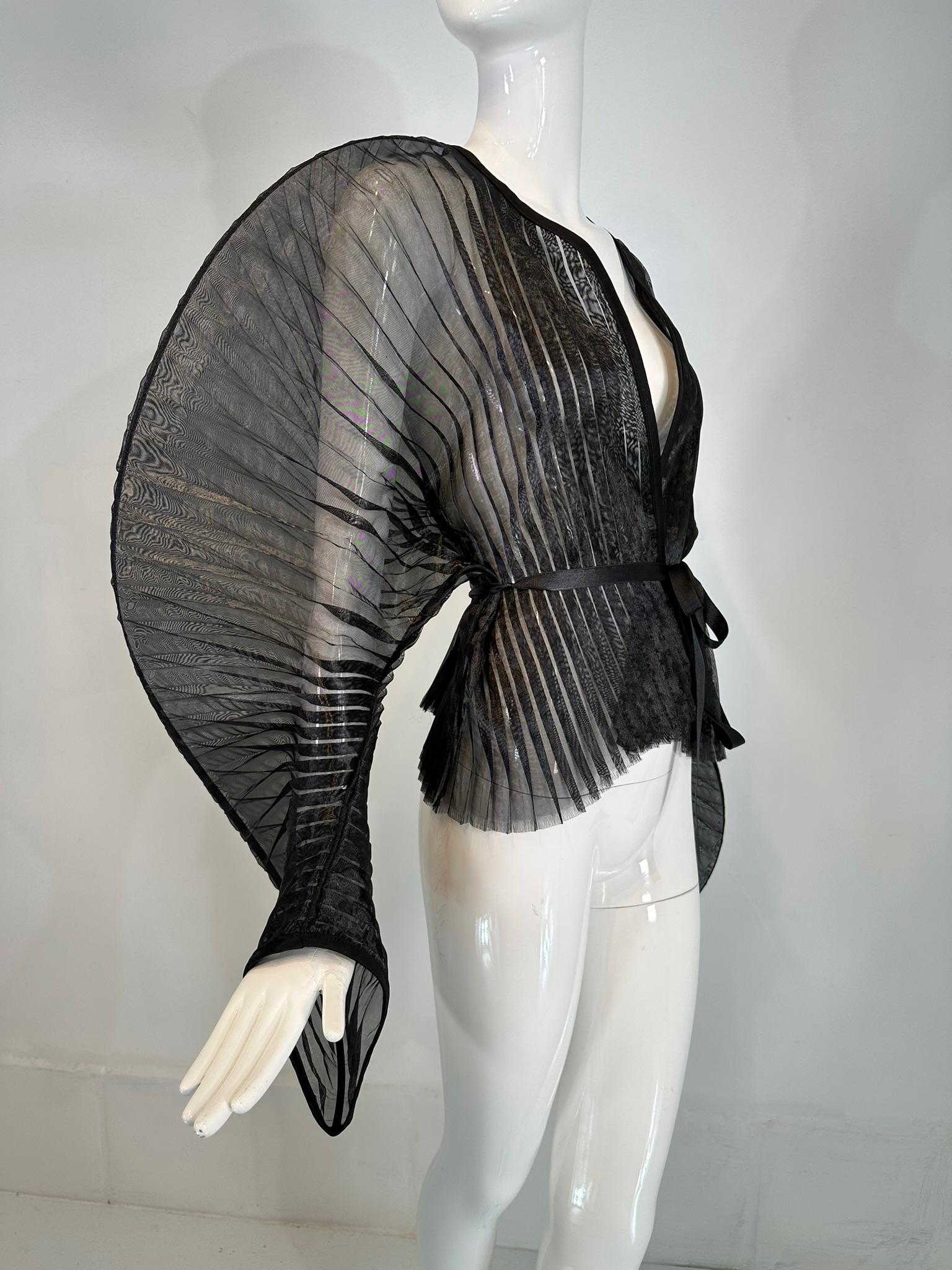 Sid Neigum Spring 2018 RTW Signature Sculptural Sheer Pleated Wired Wrap Top 5