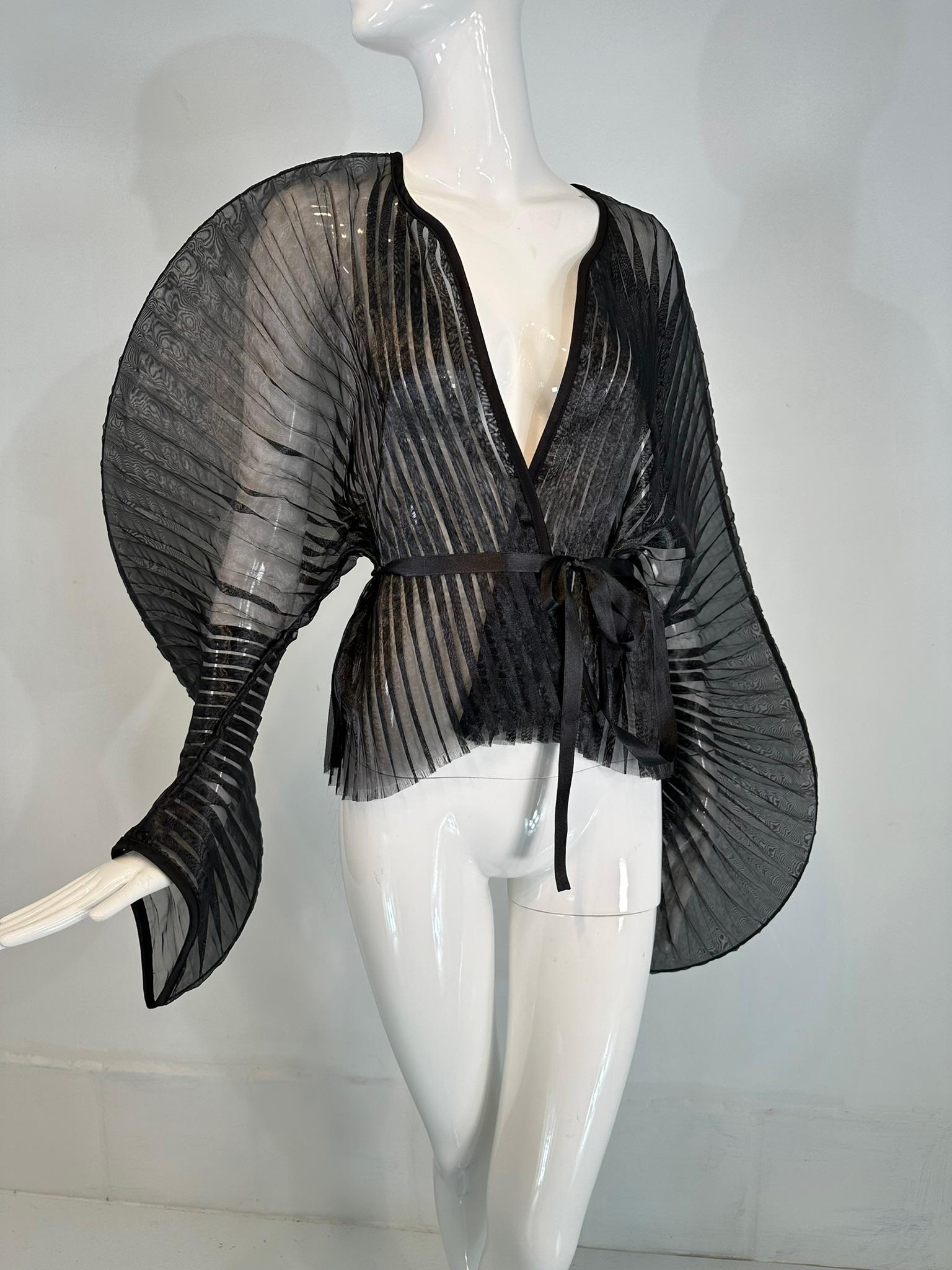 Sid Neigum Spring 2018 RTW Signature Sculptural Sheer Pleated Wired Wrap Top 6