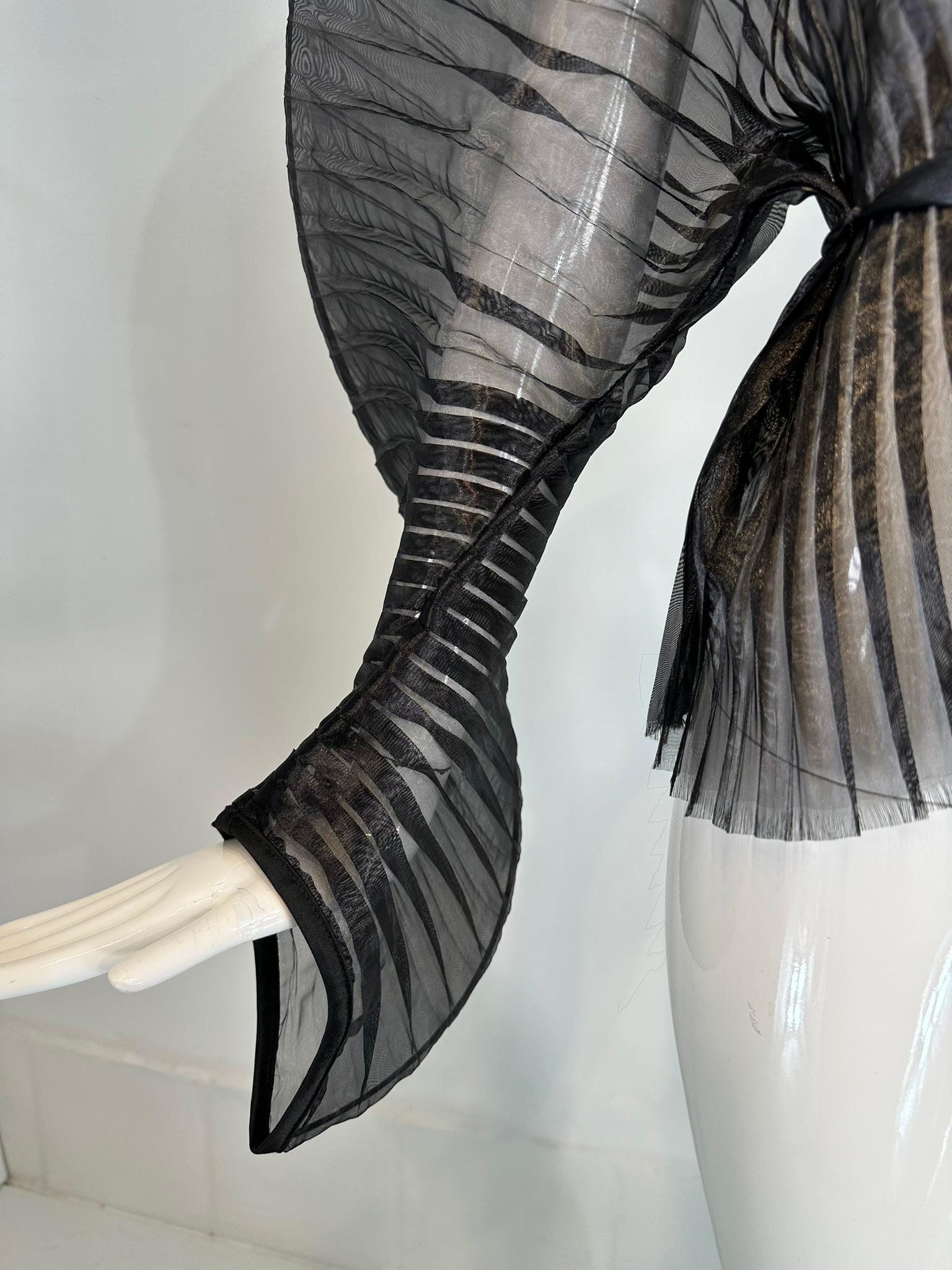 Sid Neigum Spring 2018 RTW Signature Sculptural Sheer Pleated Wired Wrap Top 7