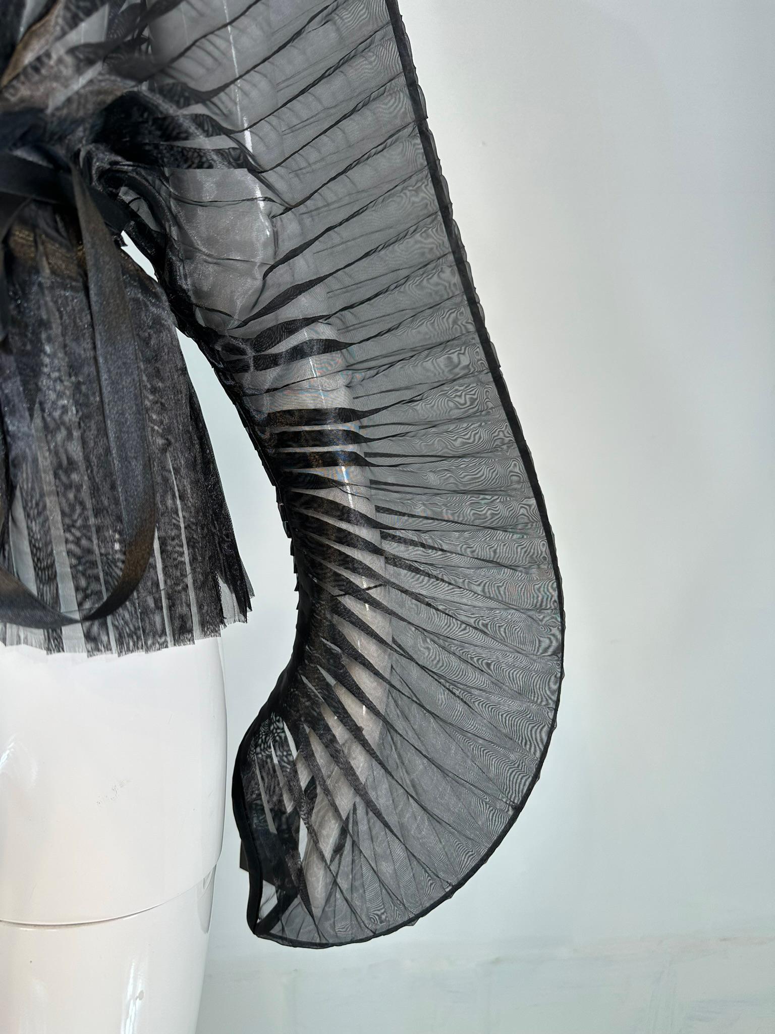 Sid Neigum Spring 2018 RTW Signature Sculptural Sheer Pleated Wired Wrap Top 8