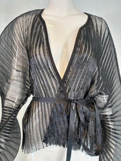 Sid Neigum Spring 2018 RTW Signature Sculptural Sheer Pleated Wired Wrap Top
