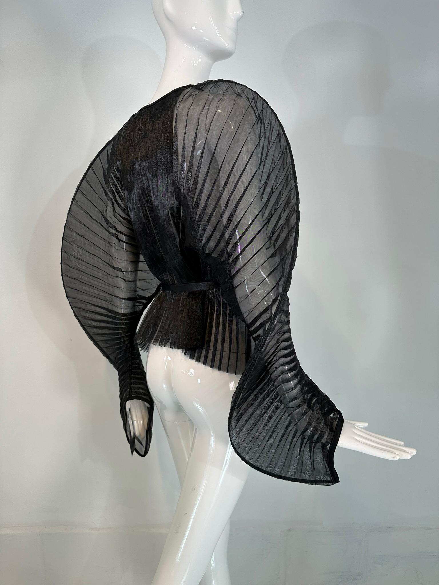 Sid Neigum Spring 2018 RTW Signature Sculptural Sheer Pleated Wired Wrap Top 3