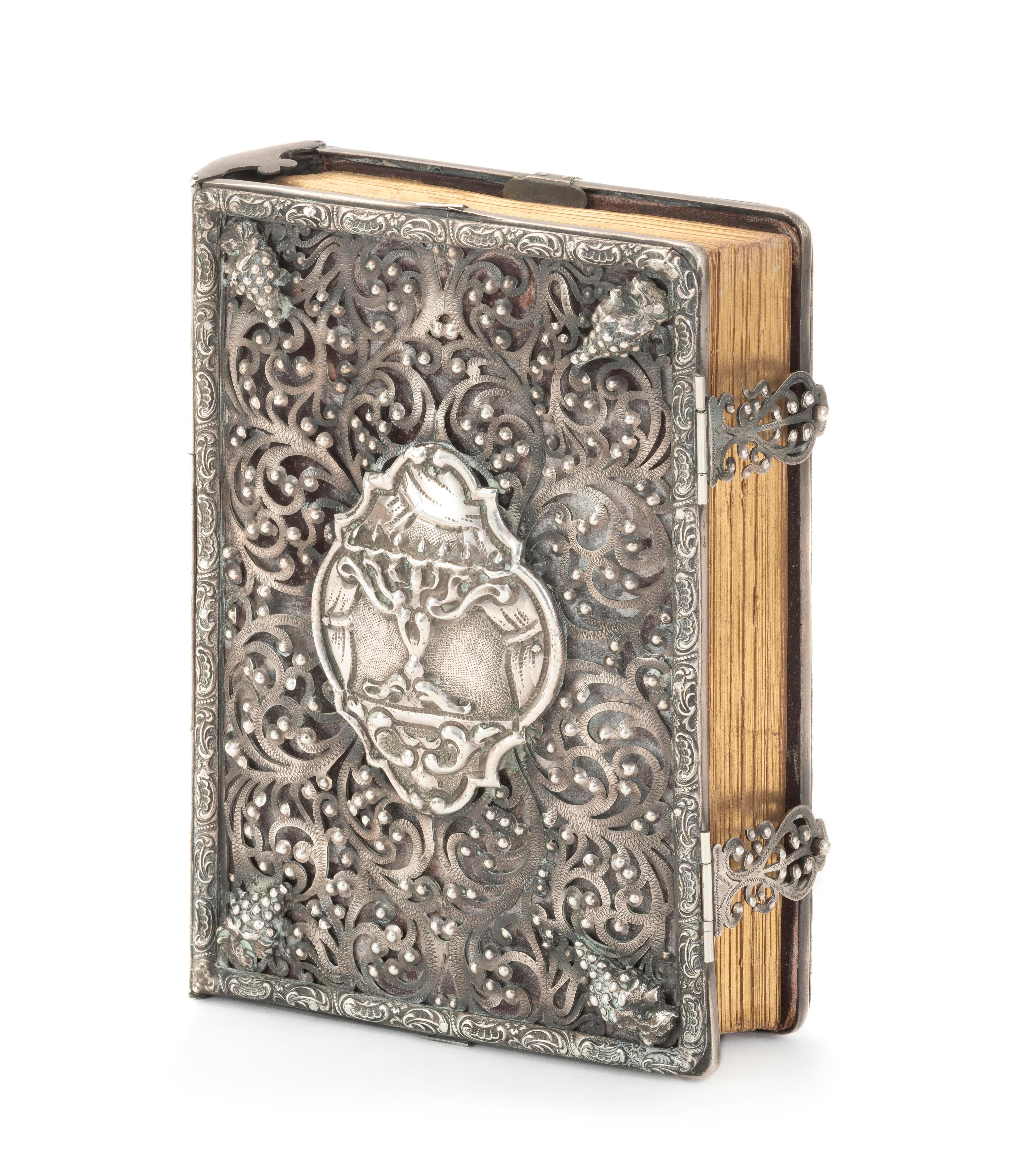 Art Nouveau Siddur in Decorated Silver Binding – Italy, Early 20th Century For Sale