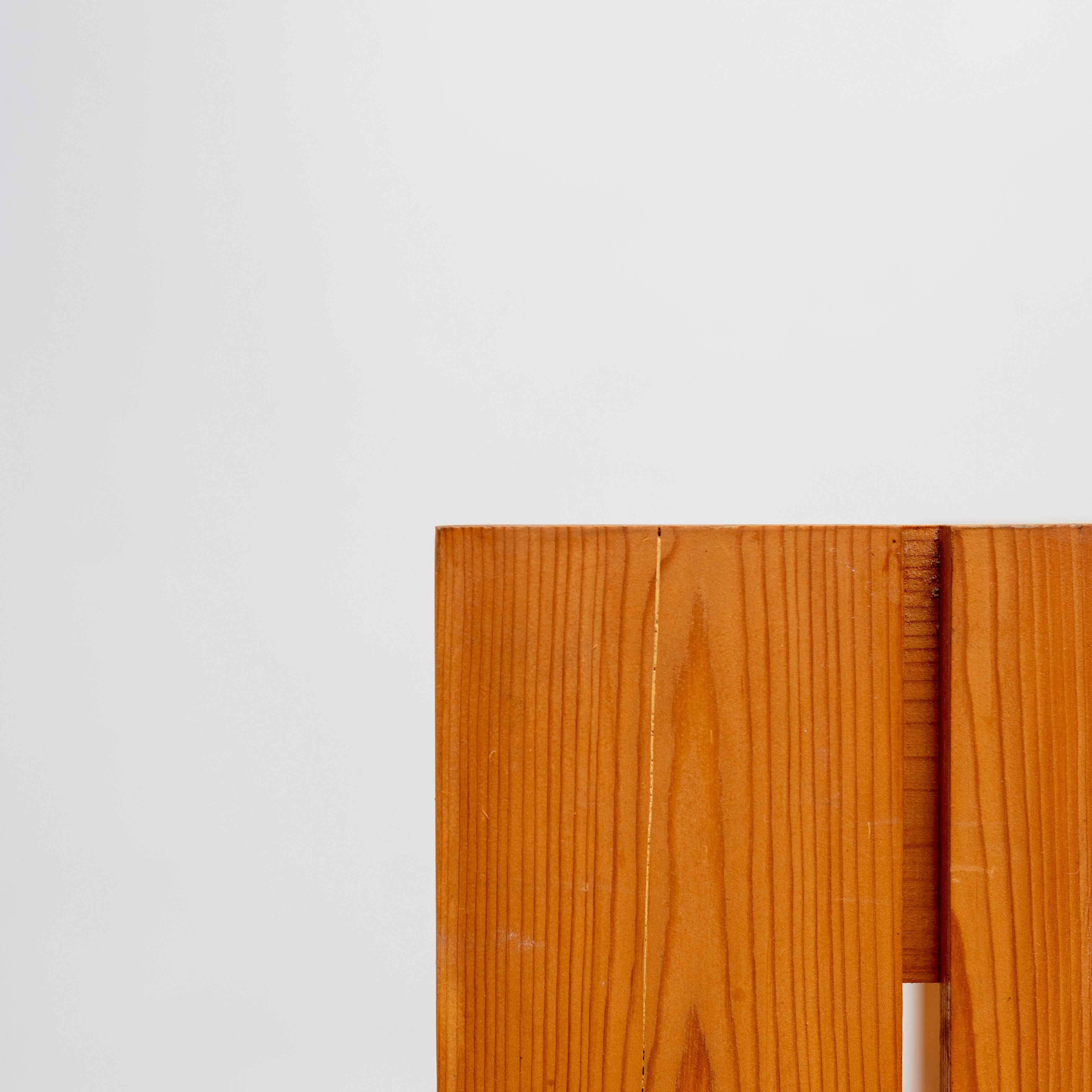 Planche latérale des Arcs 1800 de Charlotte Perriand, France,  1970s en vente 5